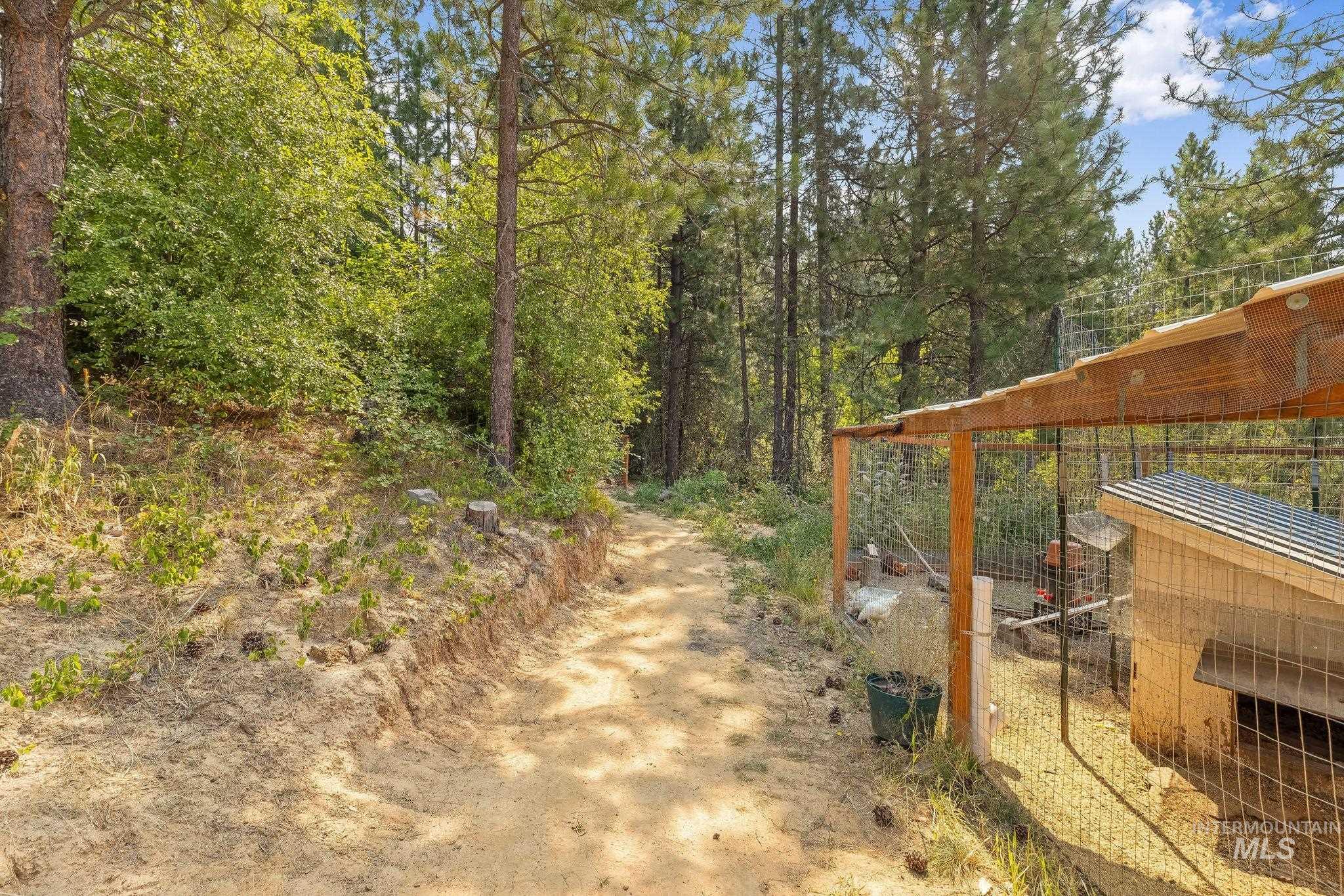 304 1st Ave, Deary, Idaho 83823, 3 Bedrooms, 2 Bathrooms, Residential For Sale, Price $325,000, 98997222