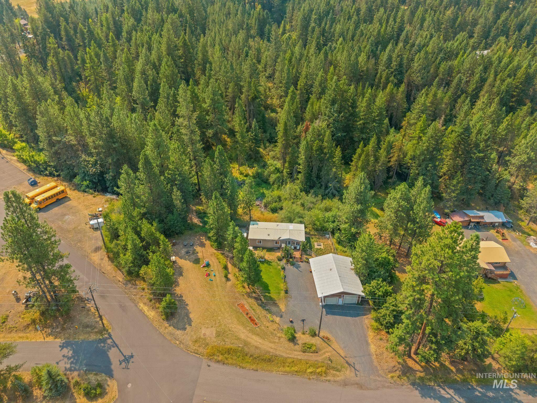 304 1st Ave, Deary, Idaho 83823, 3 Bedrooms, 2 Bathrooms, Residential For Sale, Price $325,000, 98997222
