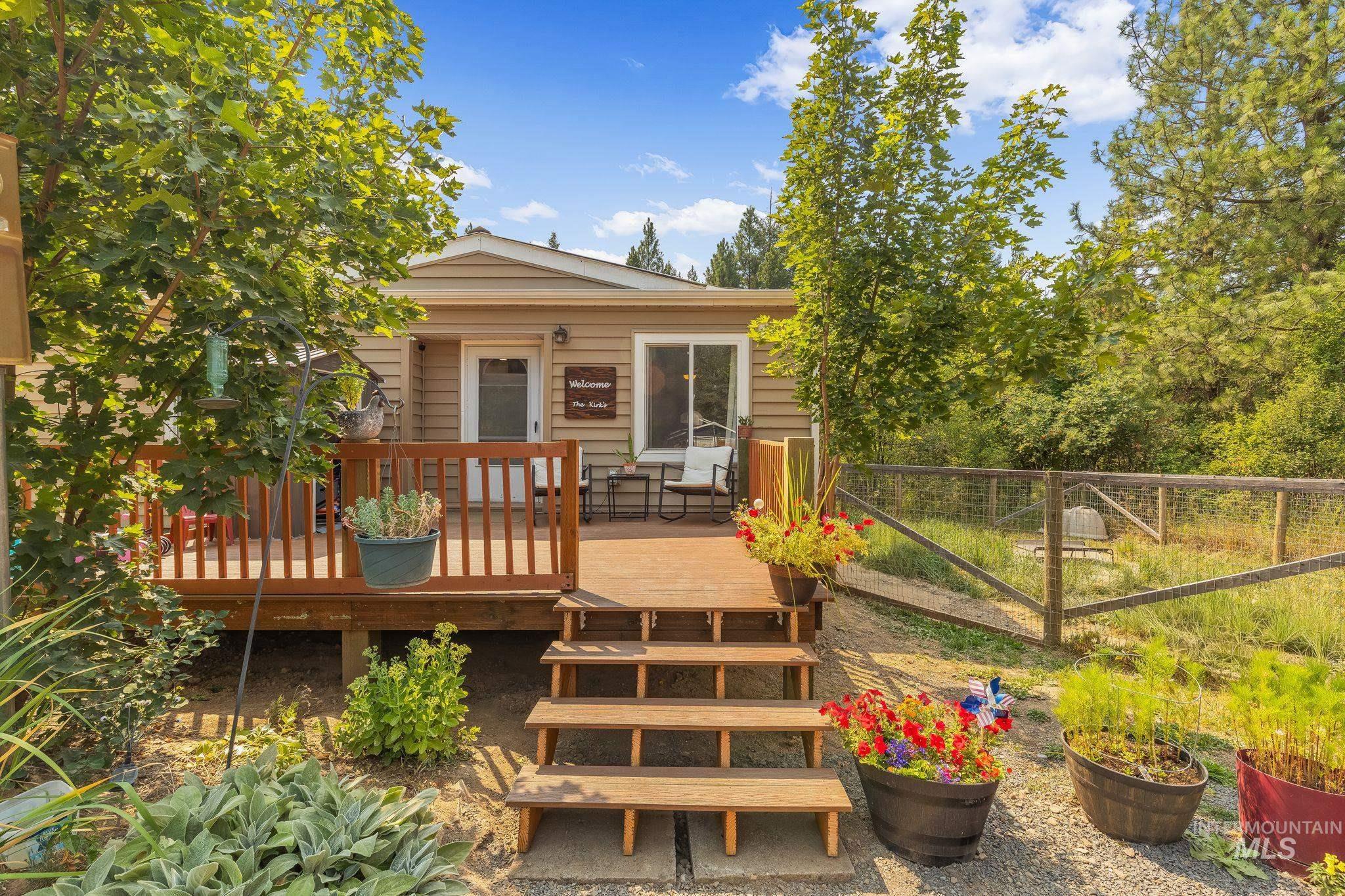 304 1st Ave, Deary, Idaho 83823, 3 Bedrooms, 2 Bathrooms, Residential For Sale, Price $325,000, 98997222