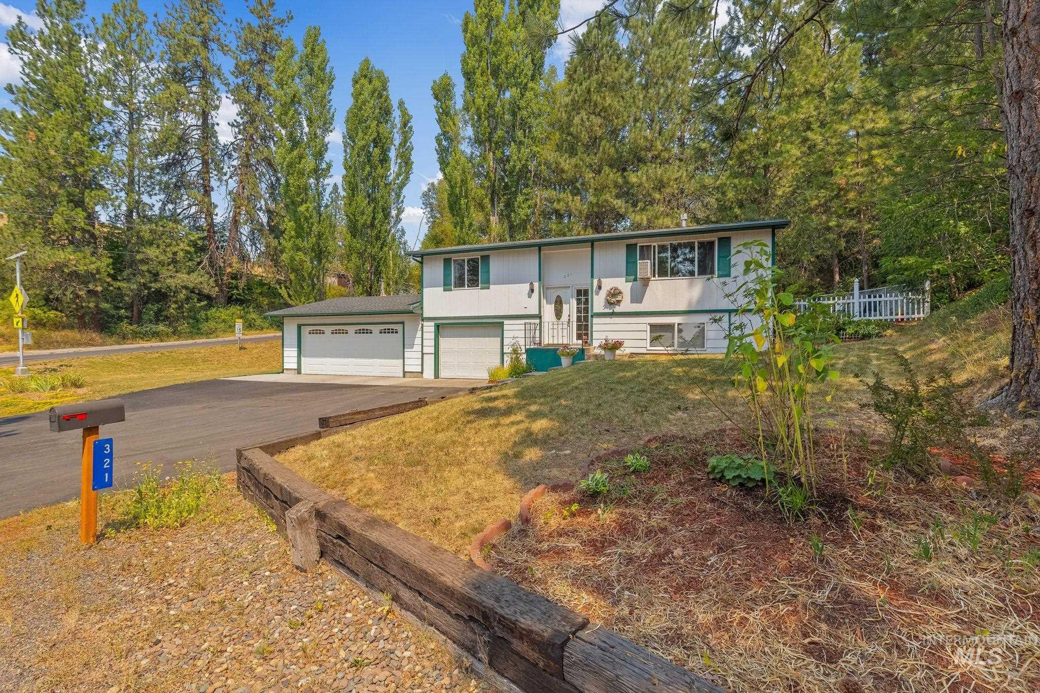 321 Monica St, Troy, Idaho 83871, 3 Bedrooms, 2 Bathrooms, Residential For Sale, Price $379,900, 98997223