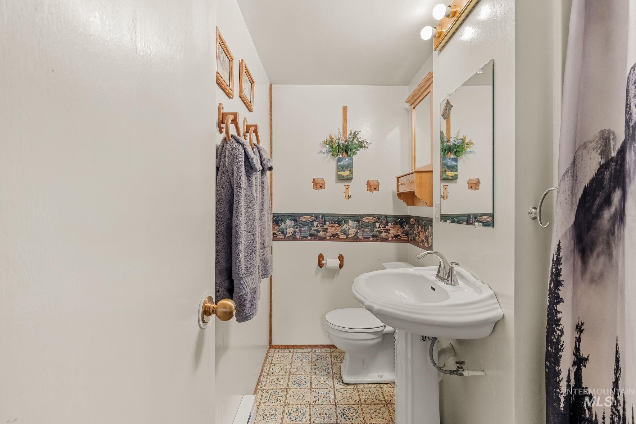 321 Monica St, Troy, Idaho 83871, 3 Bedrooms, 2 Bathrooms, Residential For Sale, Price $379,900, 98997223