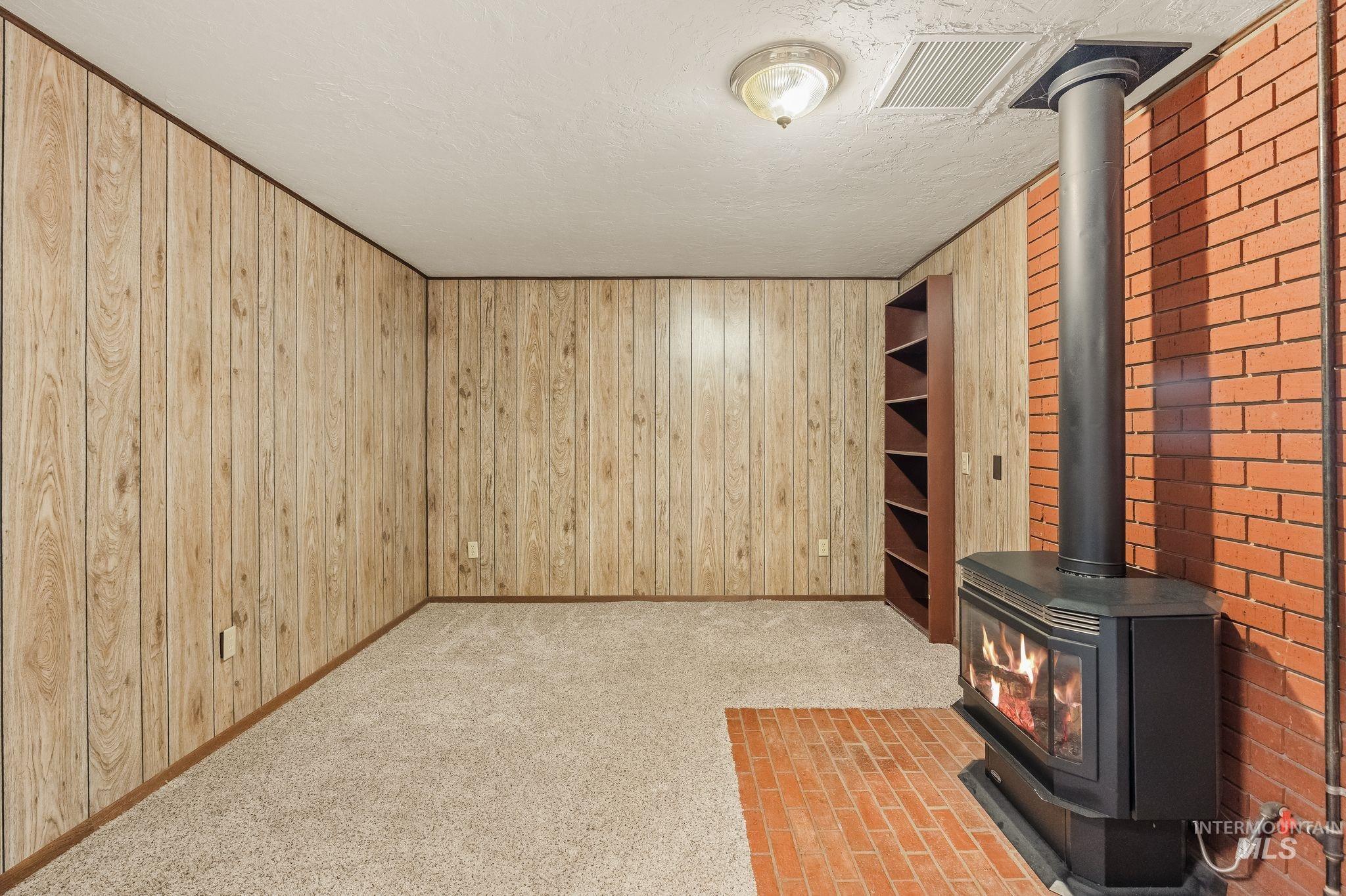 321 Monica St, Troy, Idaho 83871, 3 Bedrooms, 2 Bathrooms, Residential For Sale, Price $379,900, 98997223