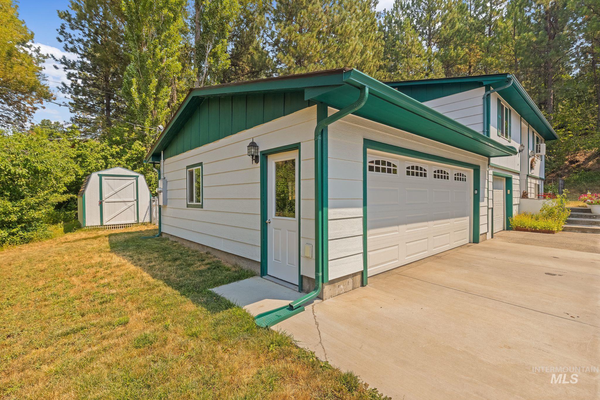 321 Monica St, Troy, Idaho 83871, 3 Bedrooms, 2 Bathrooms, Residential For Sale, Price $379,900, 98997223