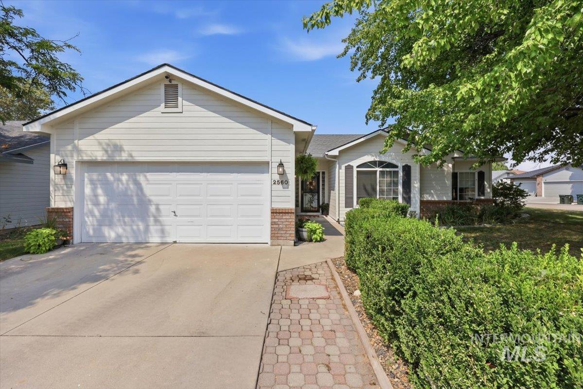 2560 W Leonard St, Meridian, Idaho 83642, 3 Bedrooms, 2 Bathrooms, Residential For Sale, Price $424,900, 98997224