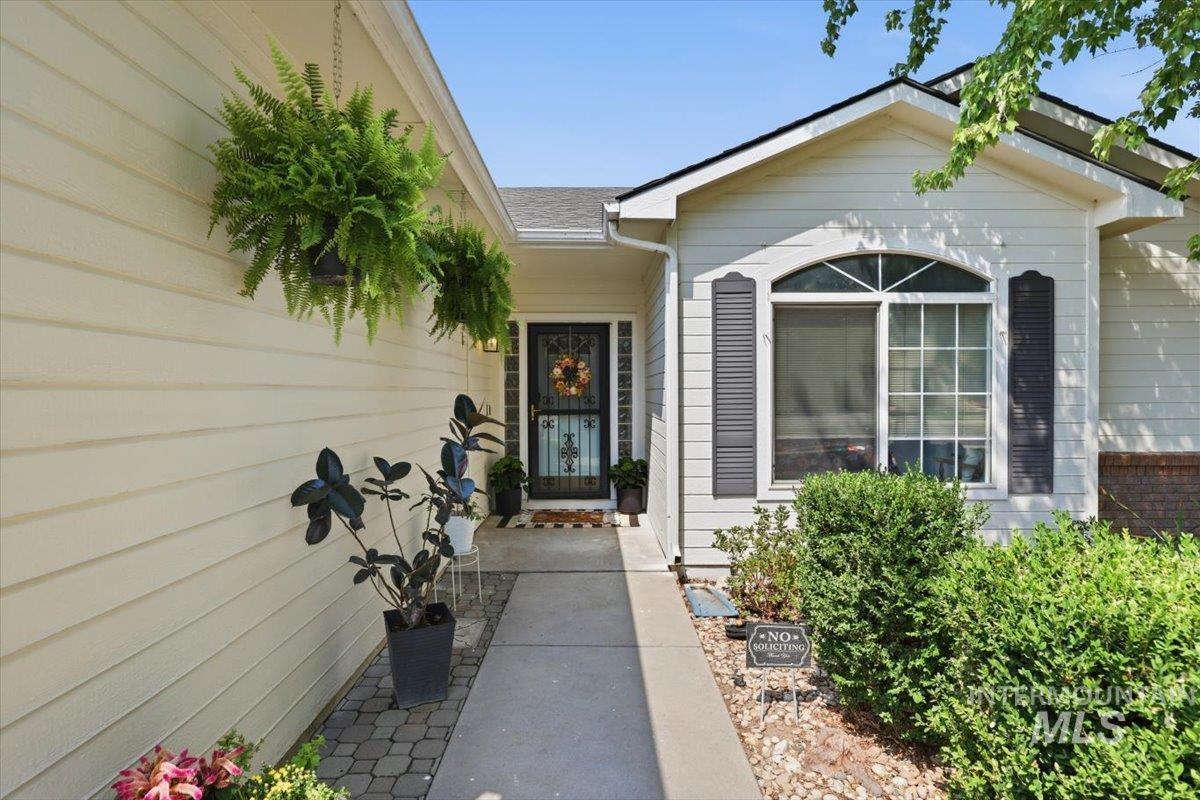 2560 W Leonard St, Meridian, Idaho 83642, 3 Bedrooms, 2 Bathrooms, Residential For Sale, Price $424,900, 98997224