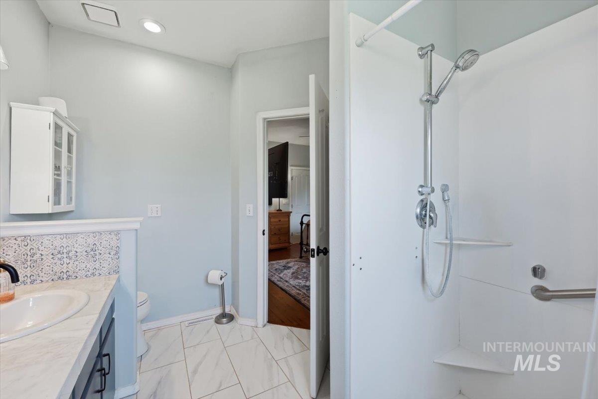 2560 W Leonard St, Meridian, Idaho 83642, 3 Bedrooms, 2 Bathrooms, Residential For Sale, Price $424,900, 98997224