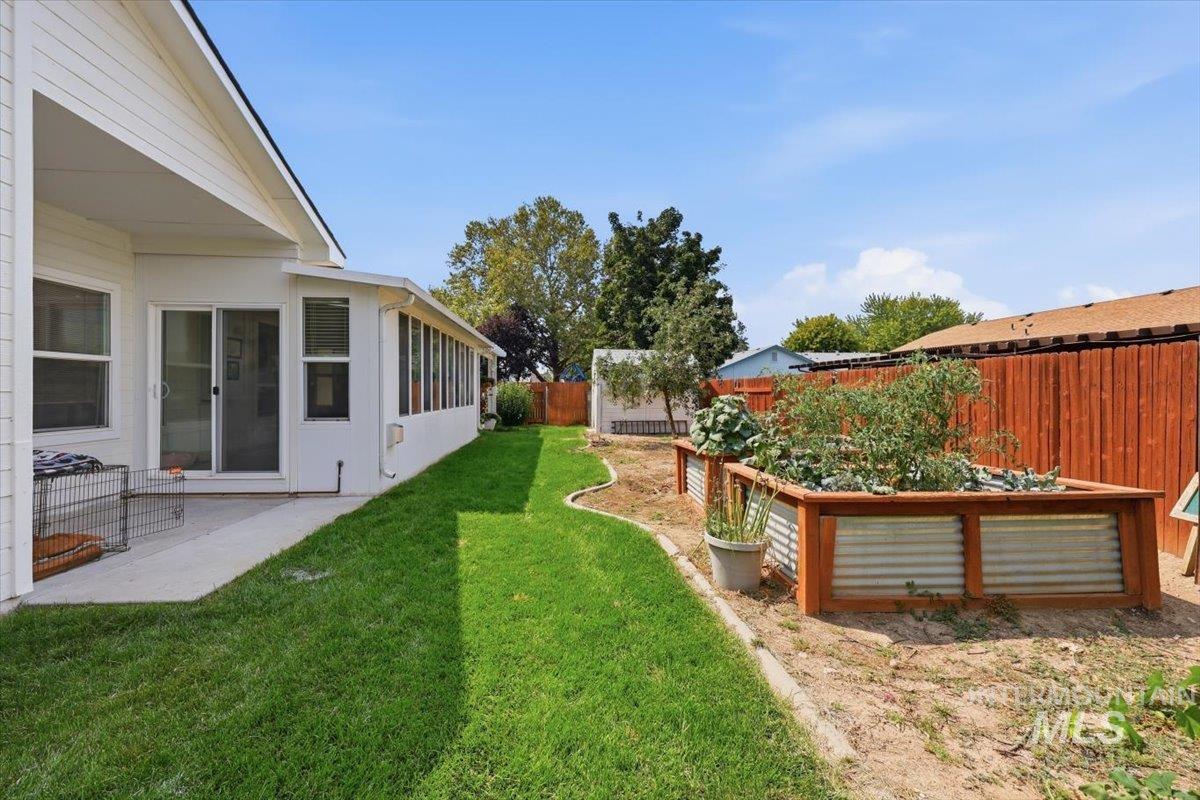 2560 W Leonard St, Meridian, Idaho 83642, 3 Bedrooms, 2 Bathrooms, Residential For Sale, Price $424,900, 98997224