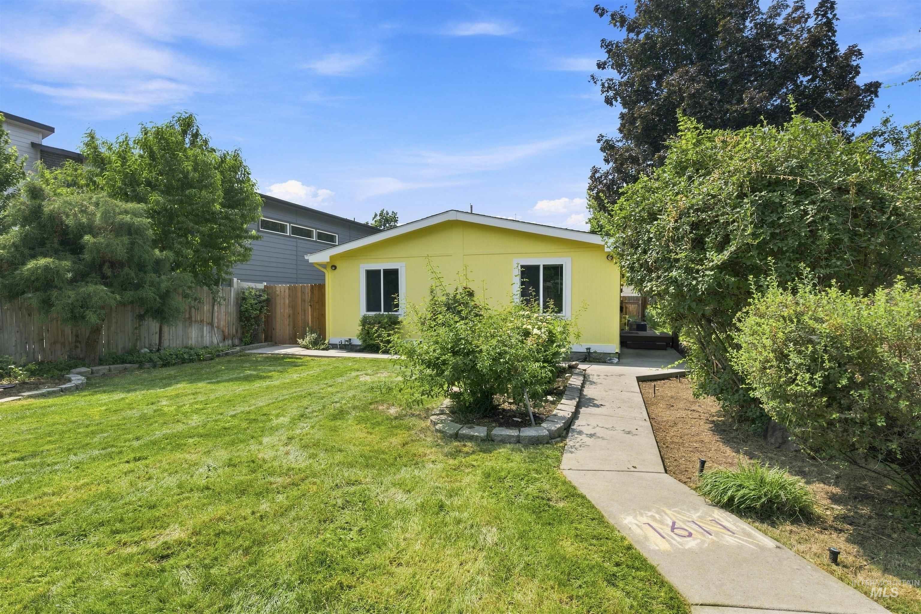 1611 S Vermont Avenue, Boise, Idaho 83706, 3 Bedrooms, 2 Bathrooms, Residential For Sale, Price $434,900, 98997225