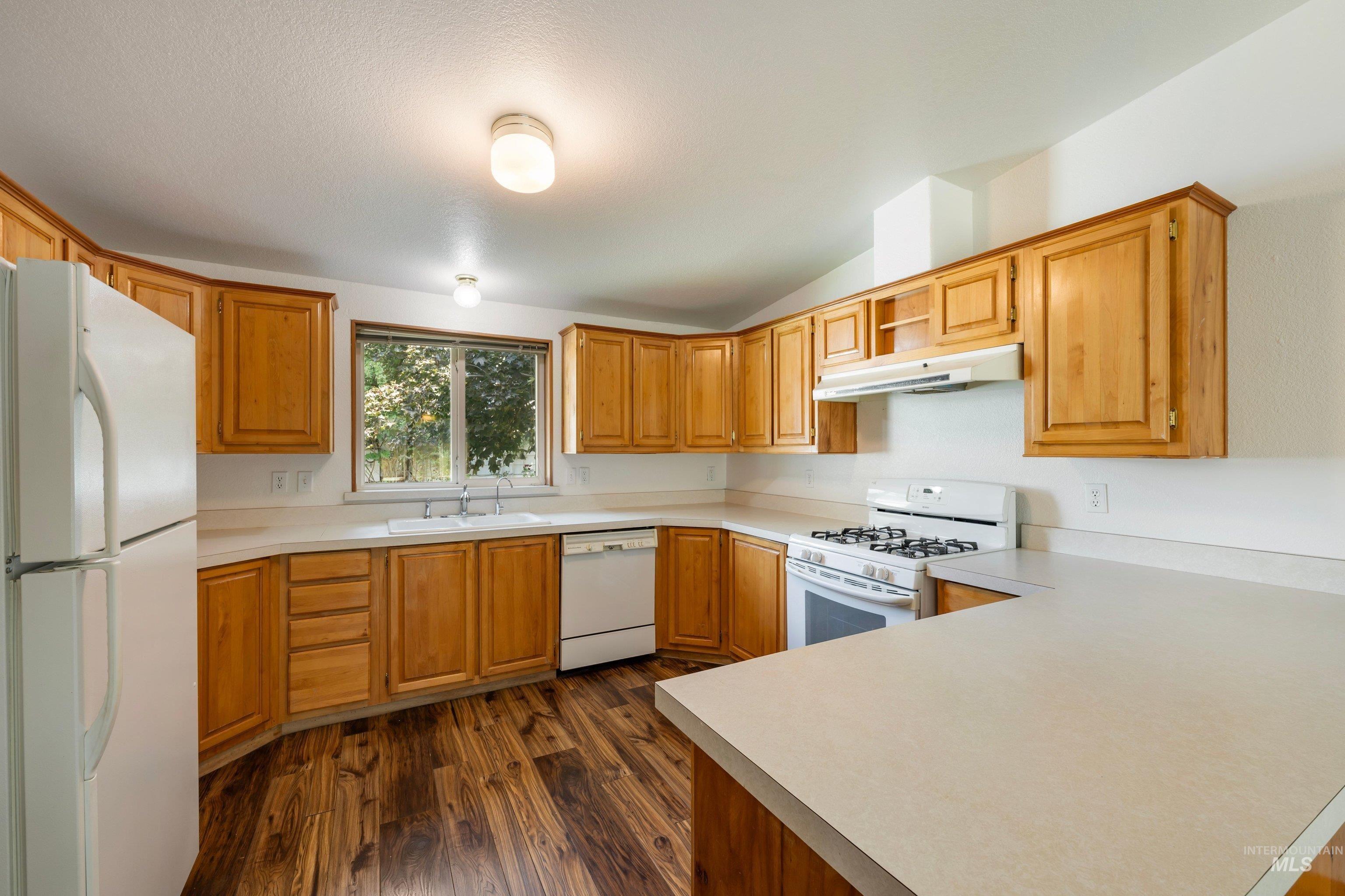 1611 S Vermont Avenue, Boise, Idaho 83706, 3 Bedrooms, 2 Bathrooms, Residential For Sale, Price $434,900, 98997225