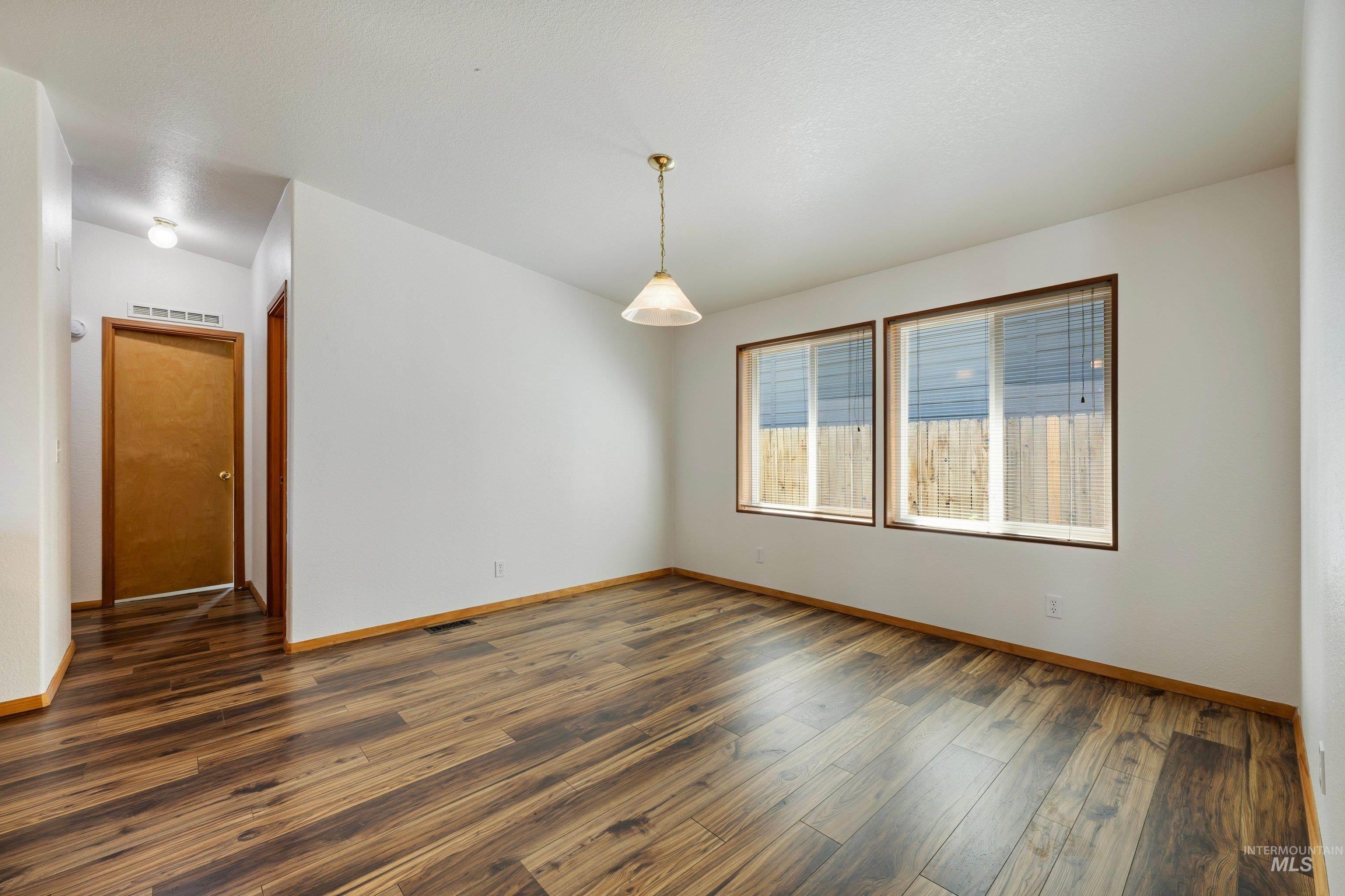 1611 S Vermont Avenue, Boise, Idaho 83706, 3 Bedrooms, 2 Bathrooms, Residential For Sale, Price $434,900, 98997225