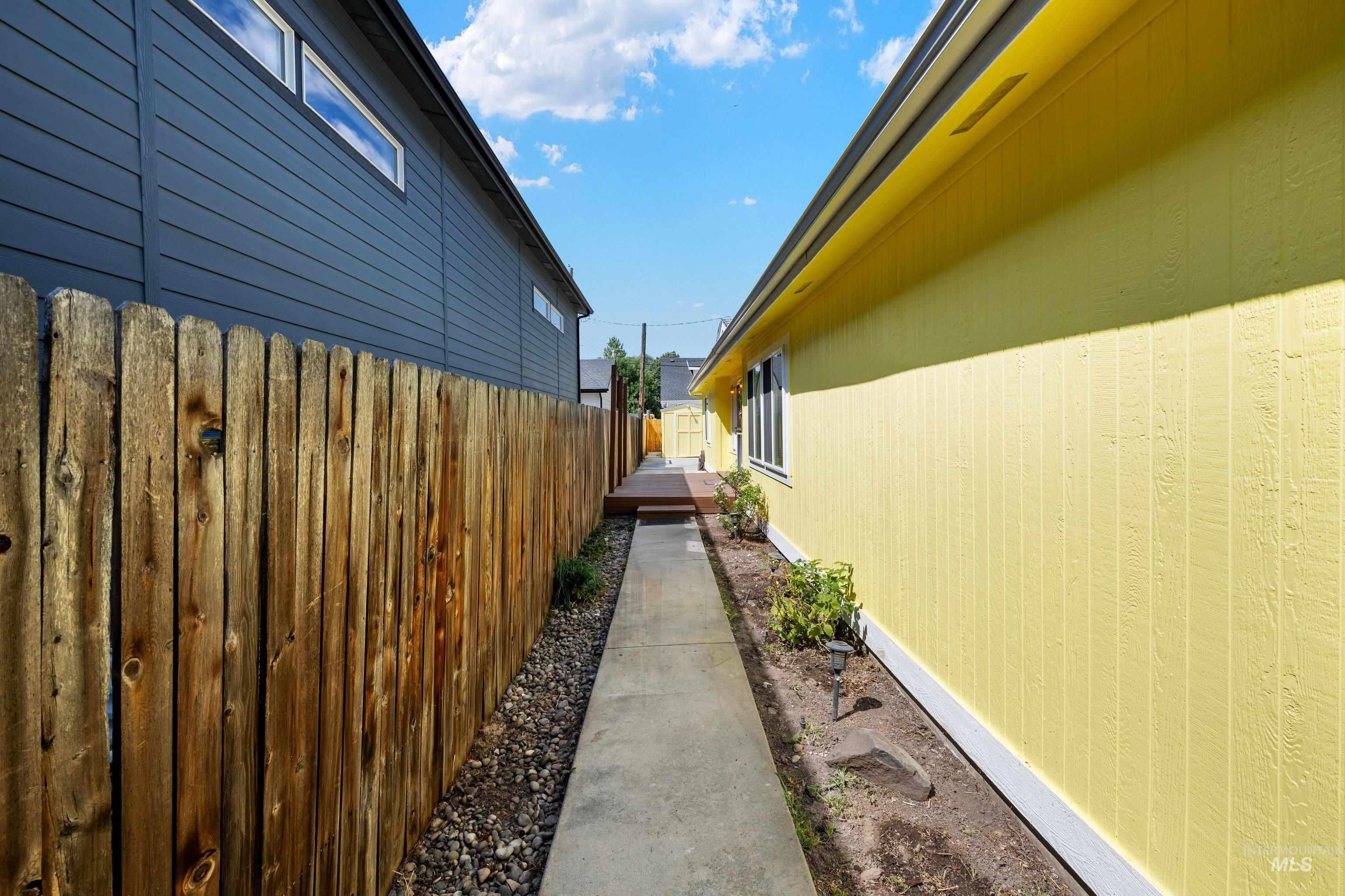 1611 S Vermont Avenue, Boise, Idaho 83706, 3 Bedrooms, 2 Bathrooms, Residential For Sale, Price $434,900, 98997225