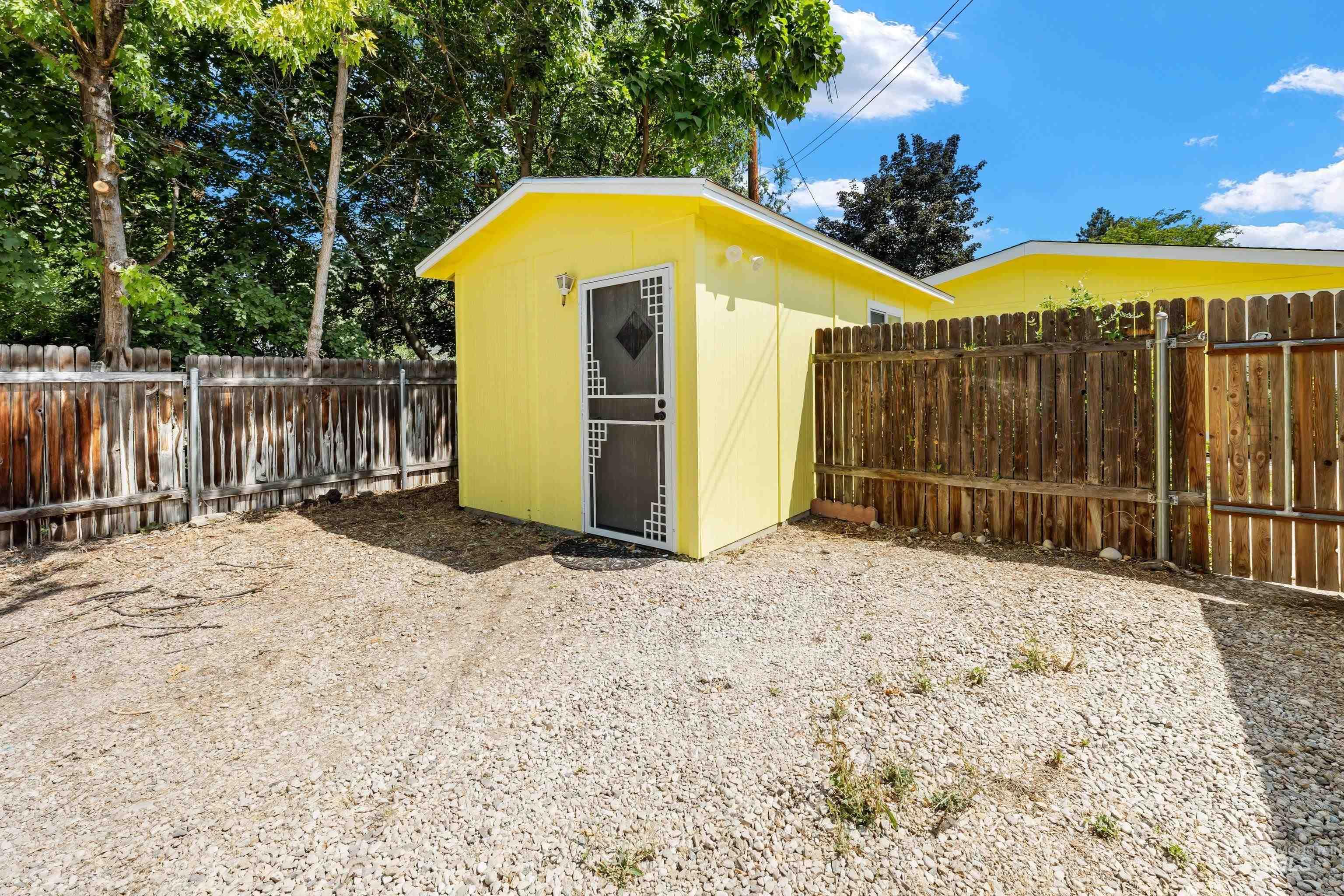 1611 S Vermont Avenue, Boise, Idaho 83706, 3 Bedrooms, 2 Bathrooms, Residential For Sale, Price $434,900, 98997225