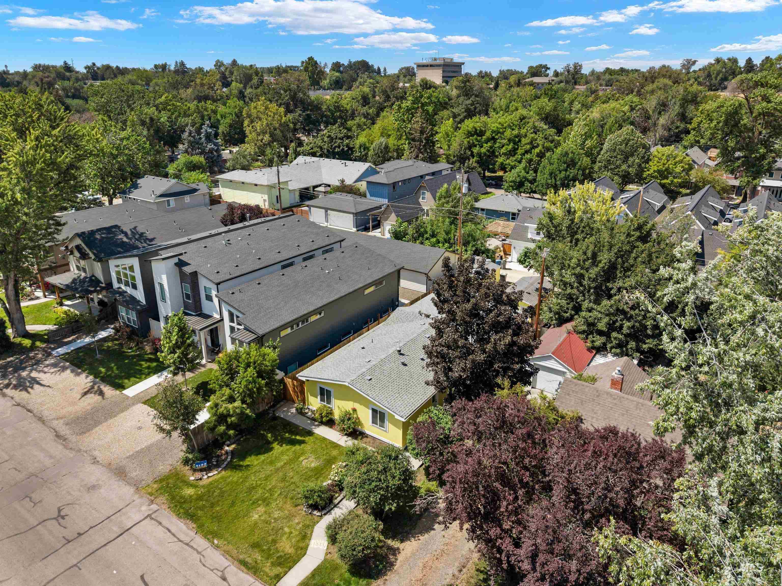 1611 S Vermont Avenue, Boise, Idaho 83706, 3 Bedrooms, 2 Bathrooms, Residential For Sale, Price $434,900, 98997225
