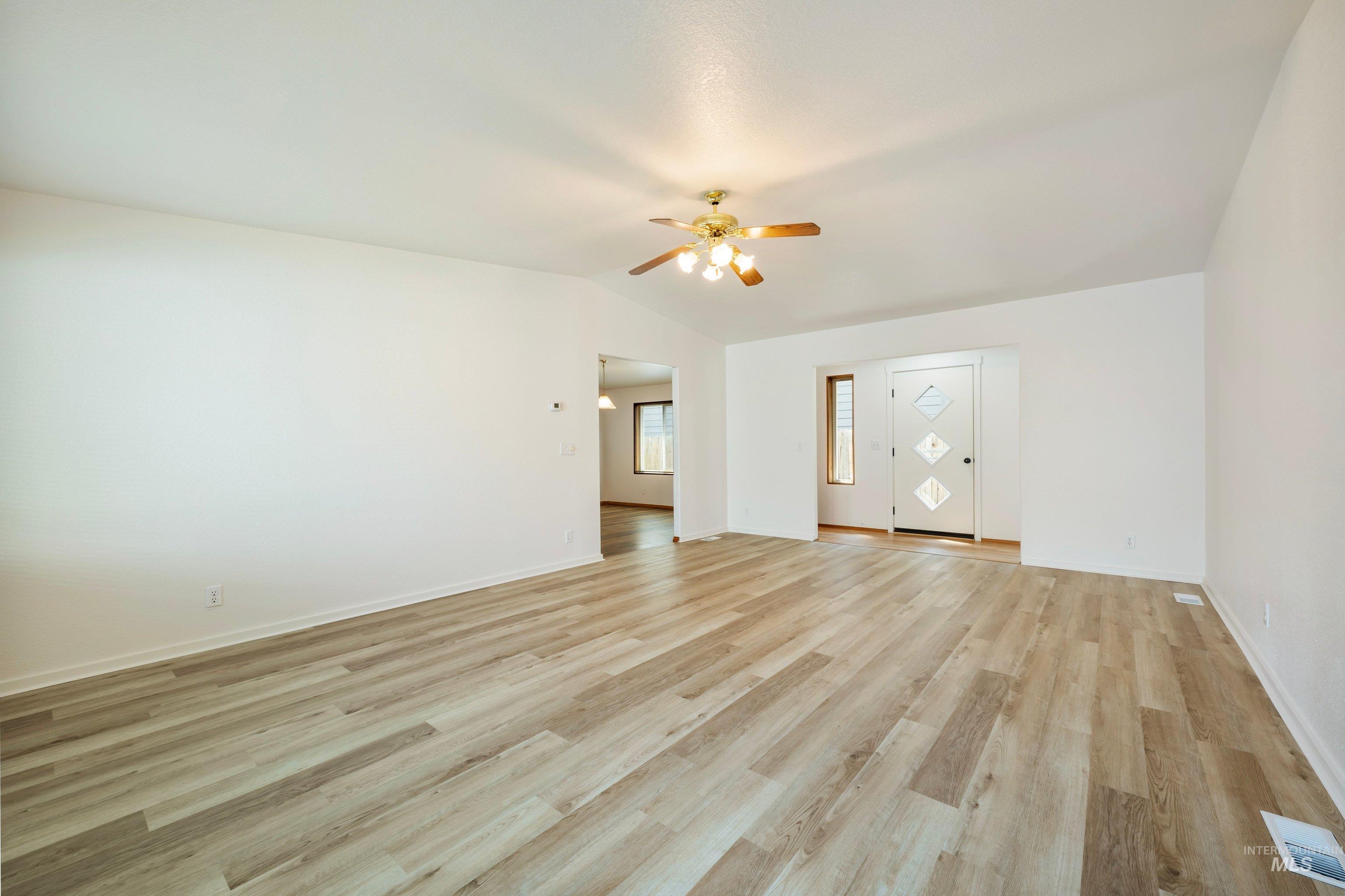 1611 S Vermont Avenue, Boise, Idaho 83706, 3 Bedrooms, 2 Bathrooms, Residential For Sale, Price $434,900, 98997225