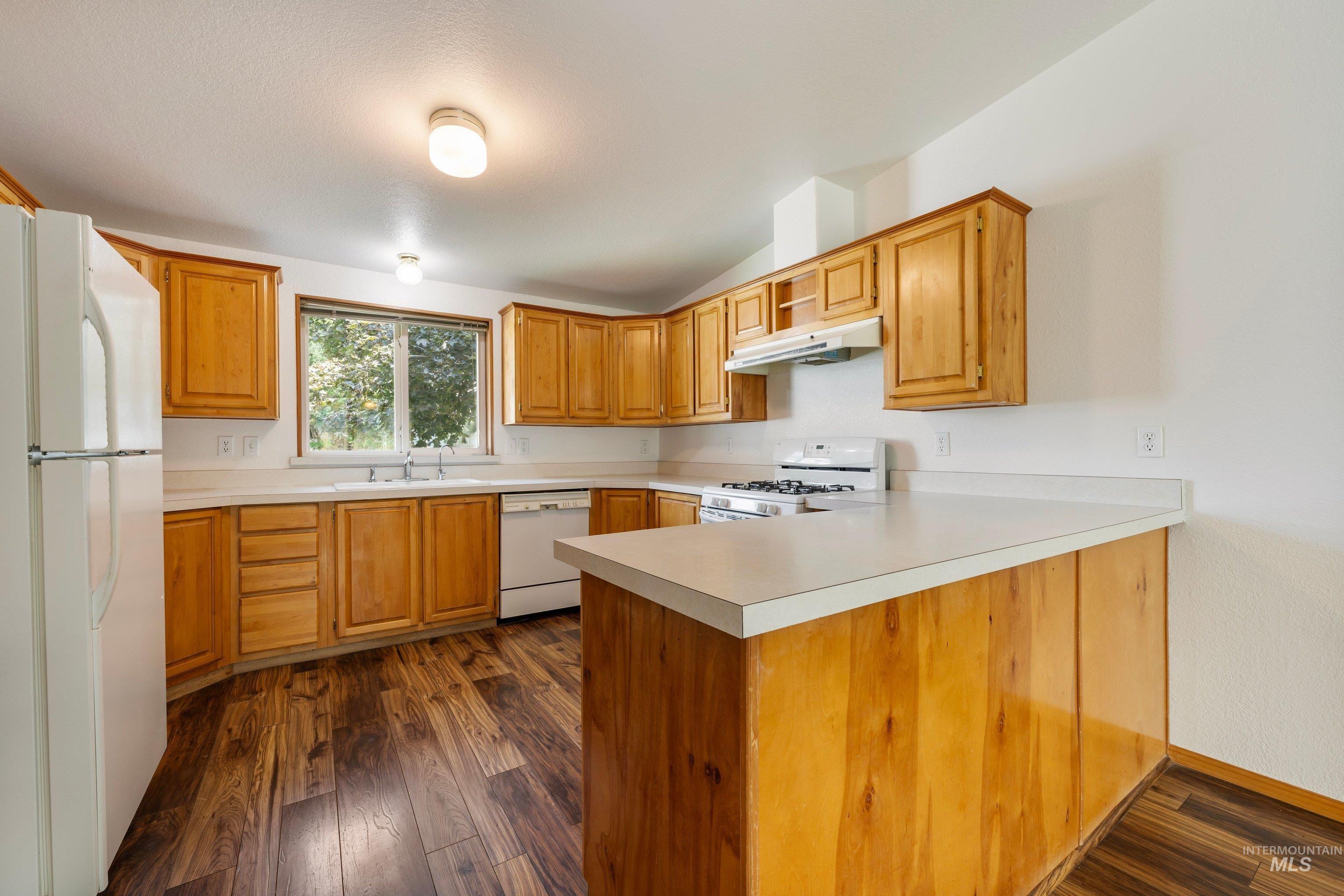 1611 S Vermont Avenue, Boise, Idaho 83706, 3 Bedrooms, 2 Bathrooms, Residential For Sale, Price $434,900, 98997225
