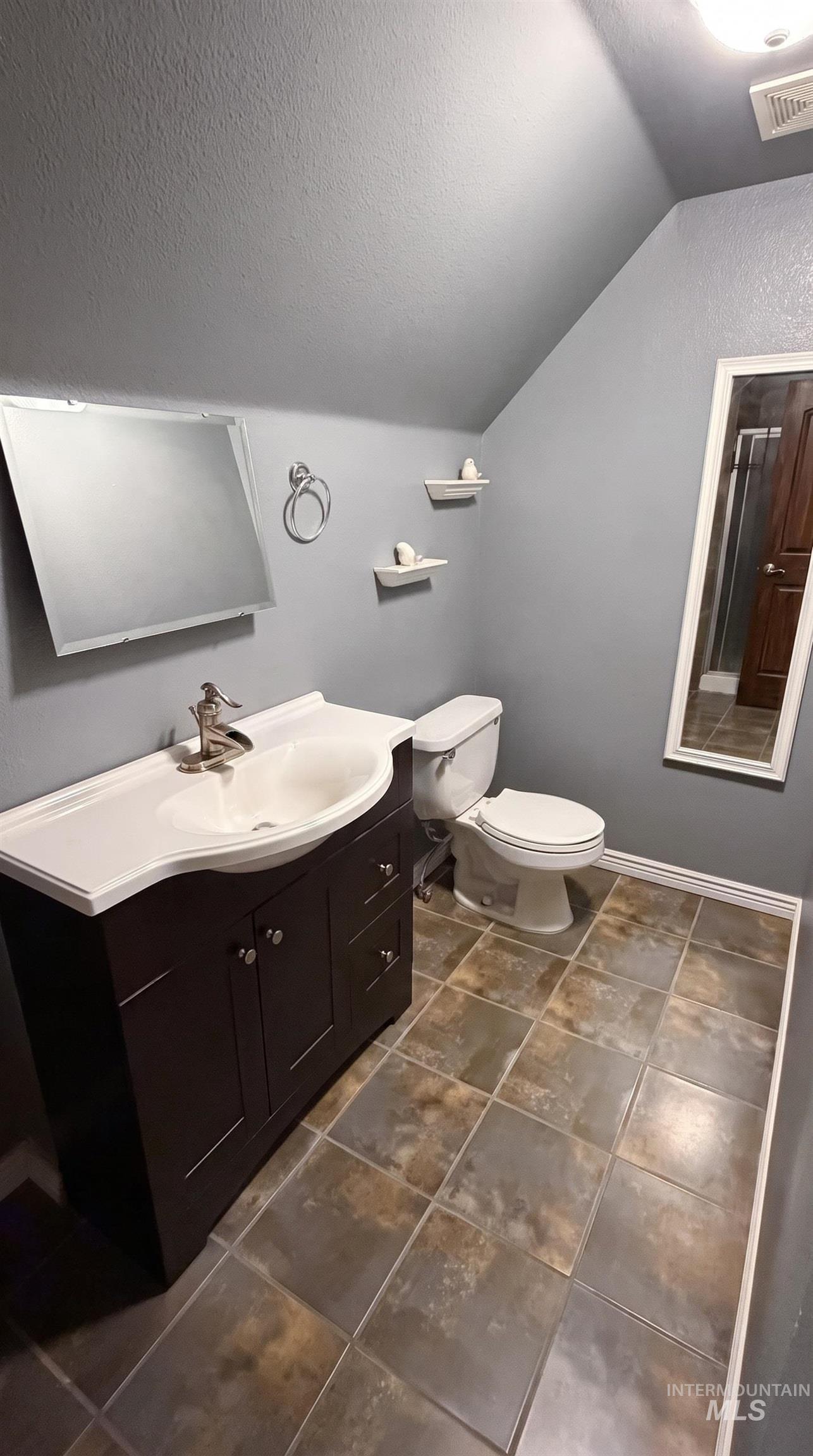 2885 N Rough Stone Way, Meridian, Idaho 83646, 4 Bedrooms, 2.5 Bathrooms, Residential For Sale, Price $500,000, 98997226