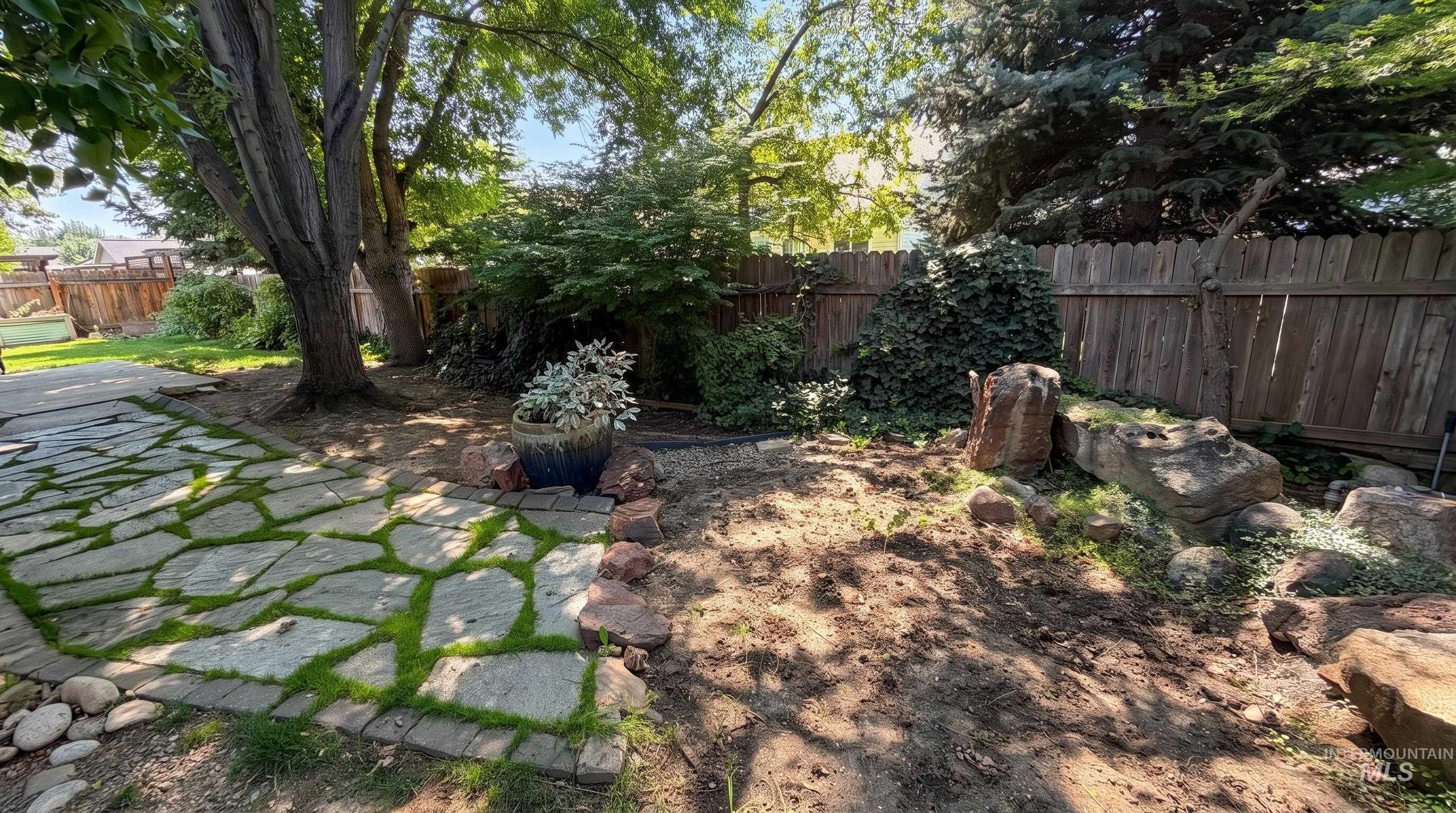 2885 N Rough Stone Way, Meridian, Idaho 83646, 4 Bedrooms, 2.5 Bathrooms, Residential For Sale, Price $500,000, 98997226