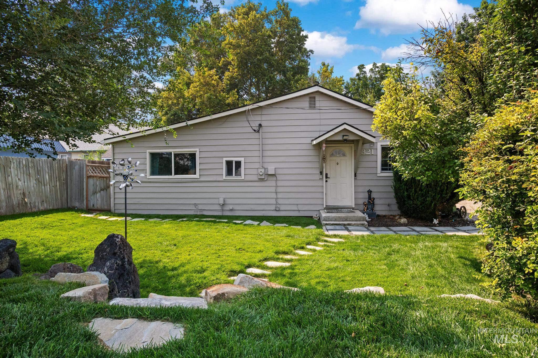 321 W Boise St., Kuna, Idaho 83634, 3 Bedrooms, 1 Bathroom, Residential For Sale, Price $309,990, 98997227