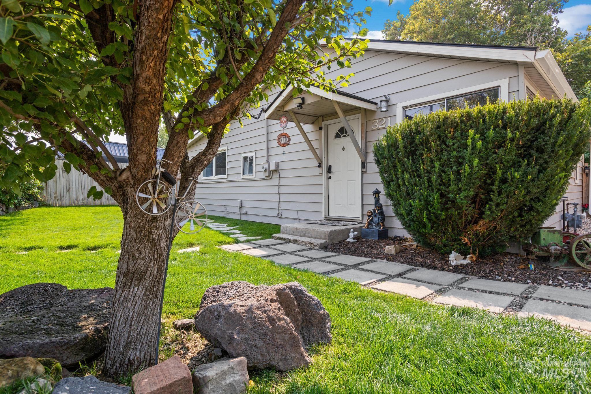 321 W Boise St., Kuna, Idaho 83634, 3 Bedrooms, 1 Bathroom, Residential For Sale, Price $309,990, 98997227