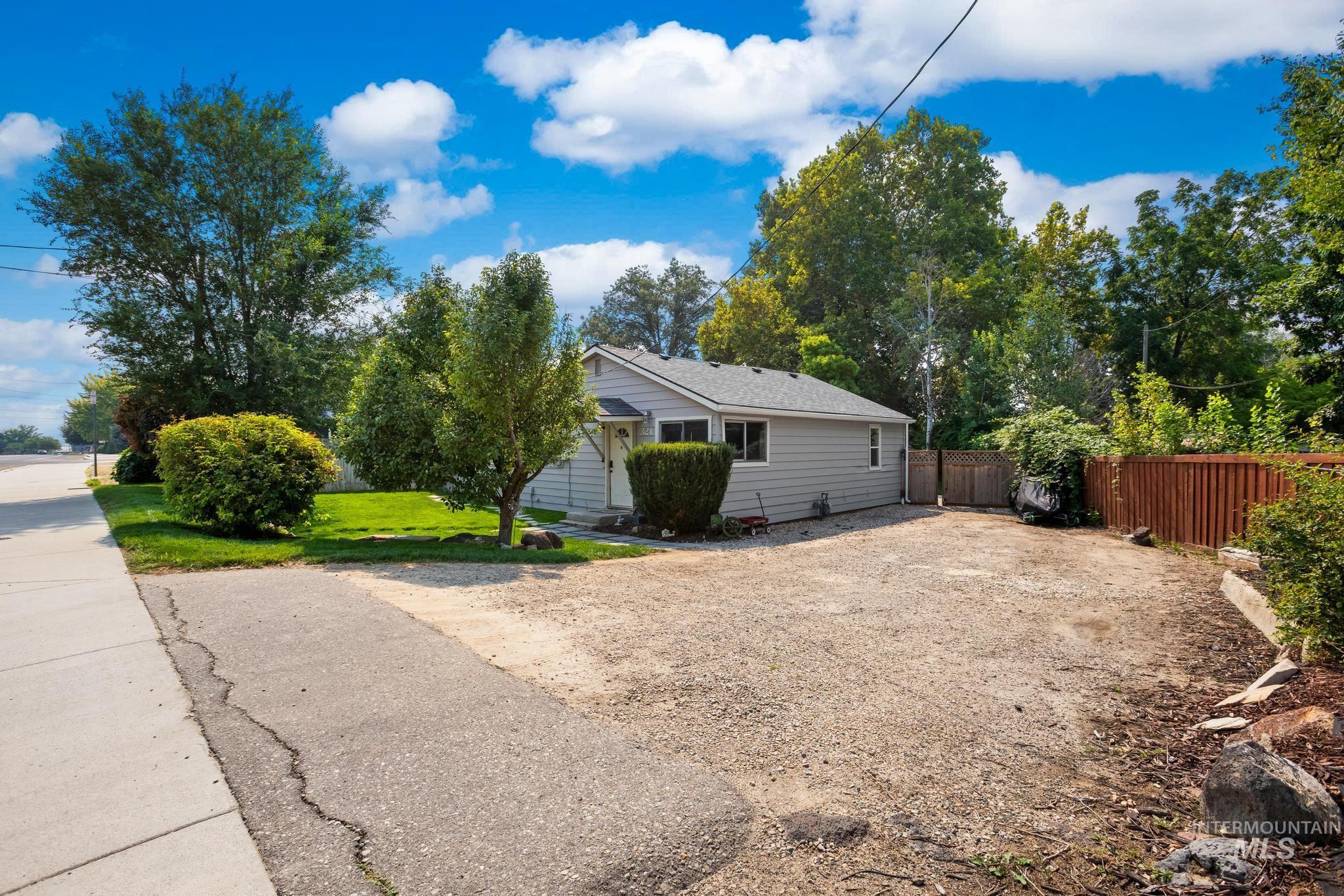321 W Boise St., Kuna, Idaho 83634, 3 Bedrooms, 1 Bathroom, Residential For Sale, Price $309,990, 98997227