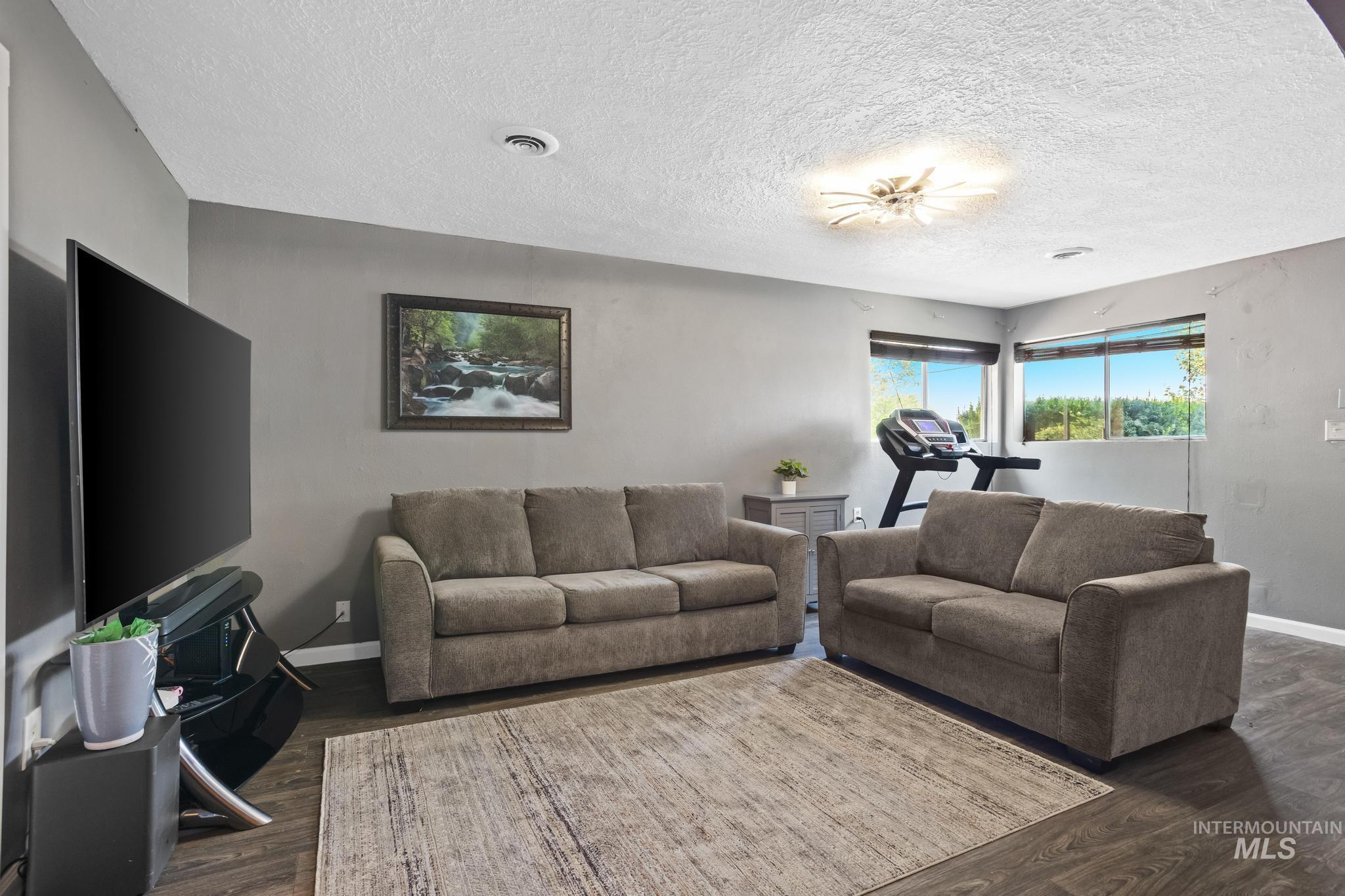 321 W Boise St., Kuna, Idaho 83634, 3 Bedrooms, 1 Bathroom, Residential For Sale, Price $309,990, 98997227