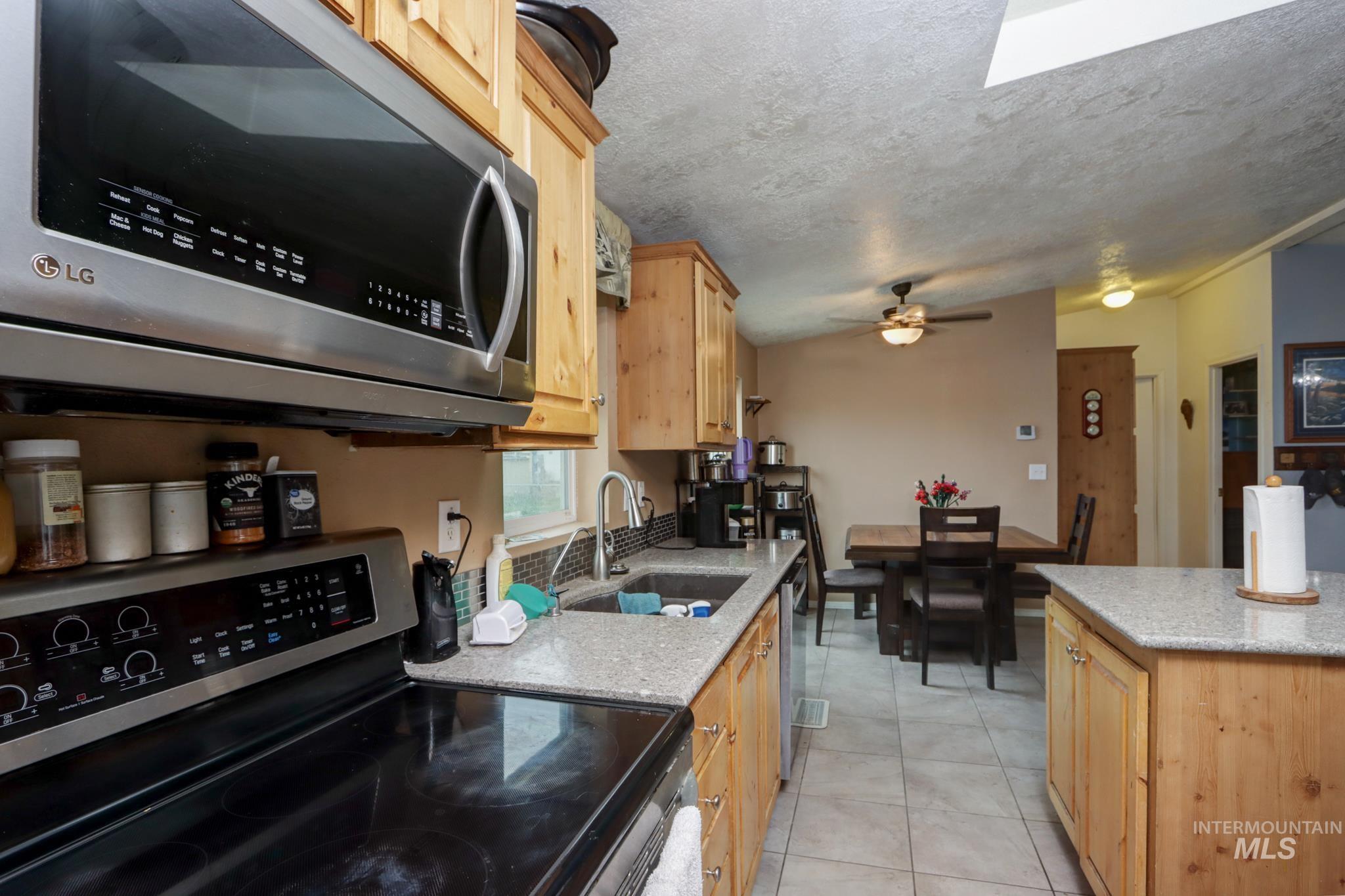 1583 Dustin Dr, Vale, Oregon 97918, 3 Bedrooms, 2 Bathrooms, Residential For Sale, Price $329,000, 98997228