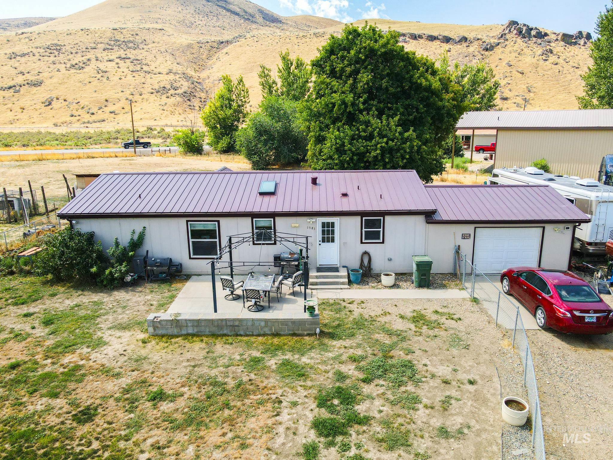 1583 Dustin Dr, Vale, Oregon 97918, 3 Bedrooms, 2 Bathrooms, Residential For Sale, Price $329,000,MLS 98997228