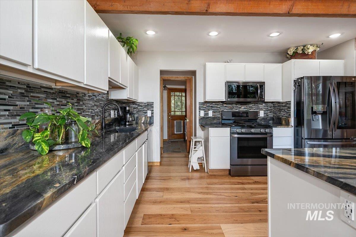 10 Scriver Creek Rd, Garden Valley, Idaho 83622, 4 Bedrooms, 3 Bathrooms, Residential For Sale, Price $1,199,900, 98997229