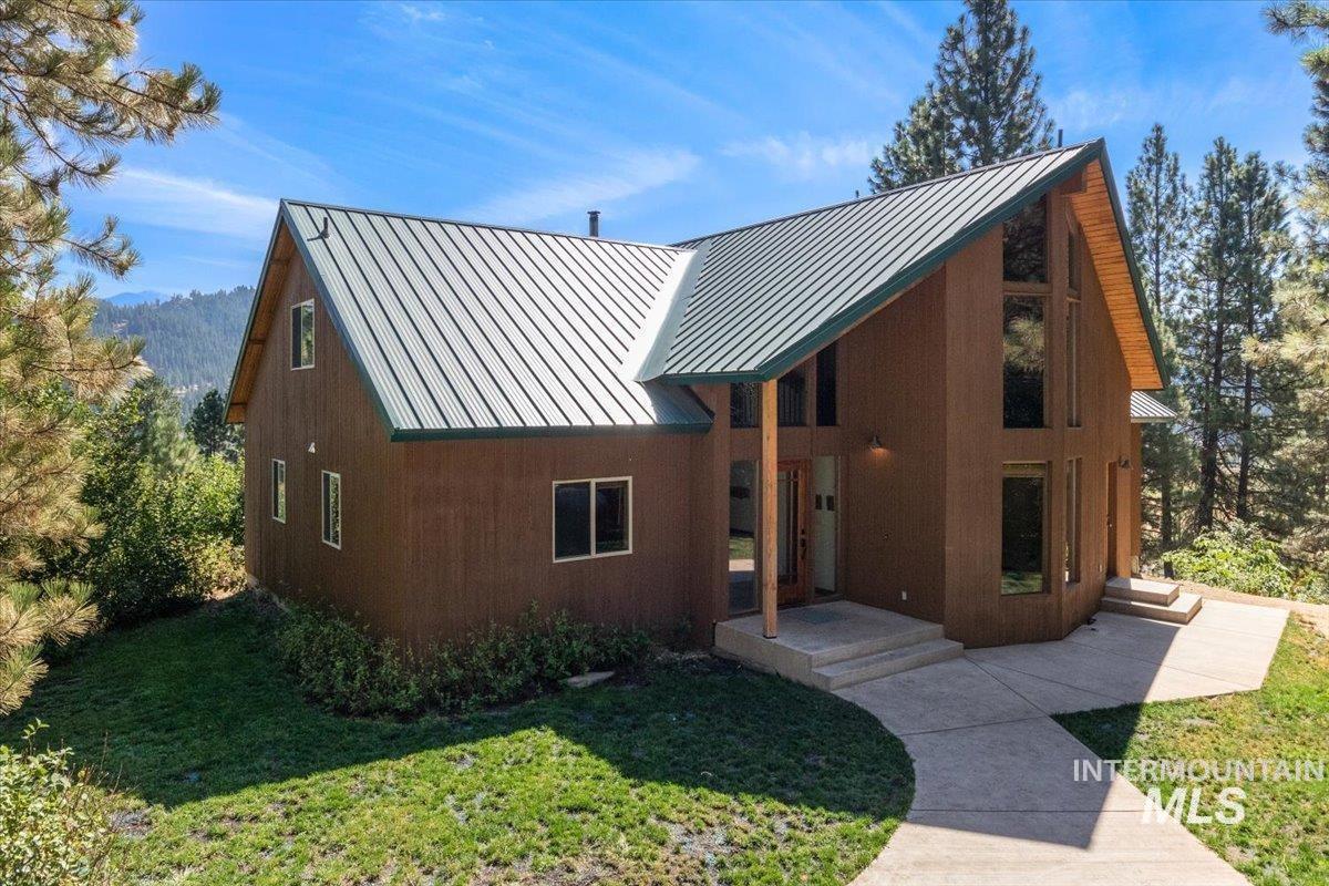 10 Scriver Creek Rd, Garden Valley, Idaho 83622, 4 Bedrooms, 3 Bathrooms, Residential For Sale, Price $1,199,900, 98997229