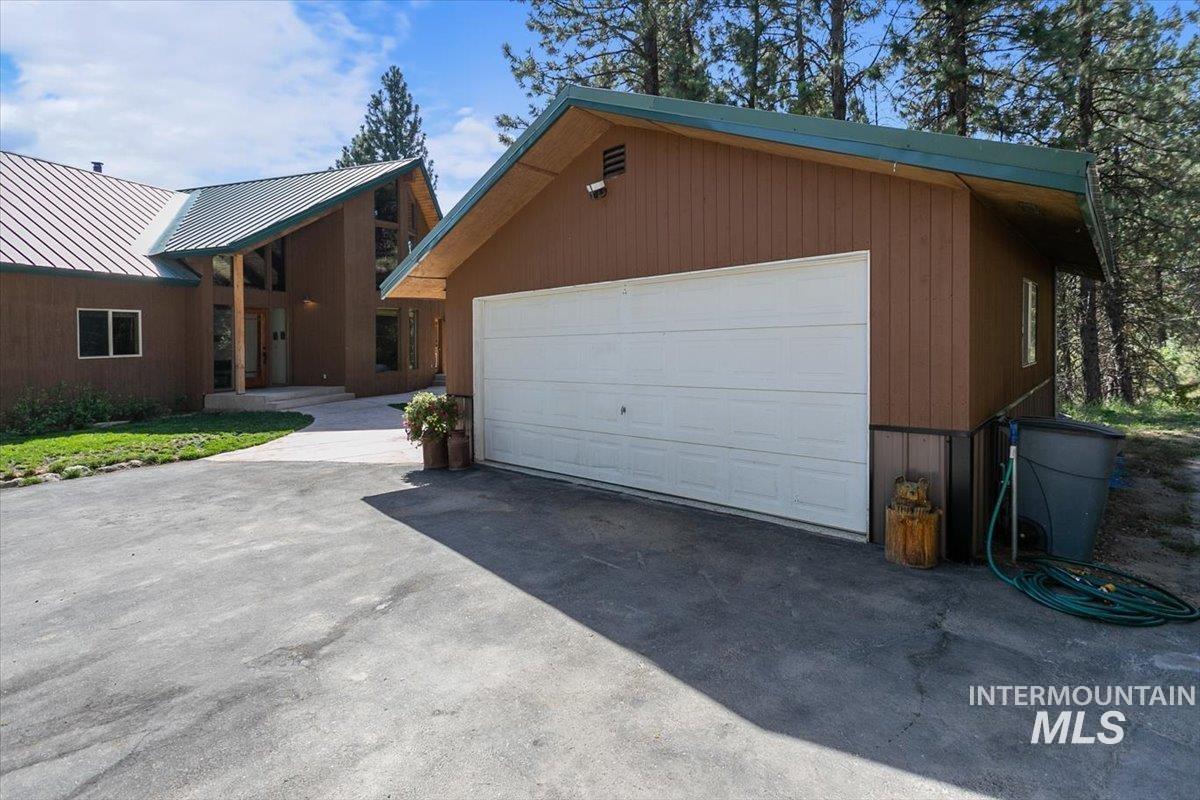 10 Scriver Creek Rd, Garden Valley, Idaho 83622, 4 Bedrooms, 3 Bathrooms, Residential For Sale, Price $1,199,900, 98997229