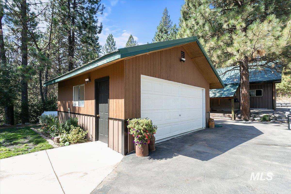 10 Scriver Creek Rd, Garden Valley, Idaho 83622, 4 Bedrooms, 3 Bathrooms, Residential For Sale, Price $1,199,900, 98997229
