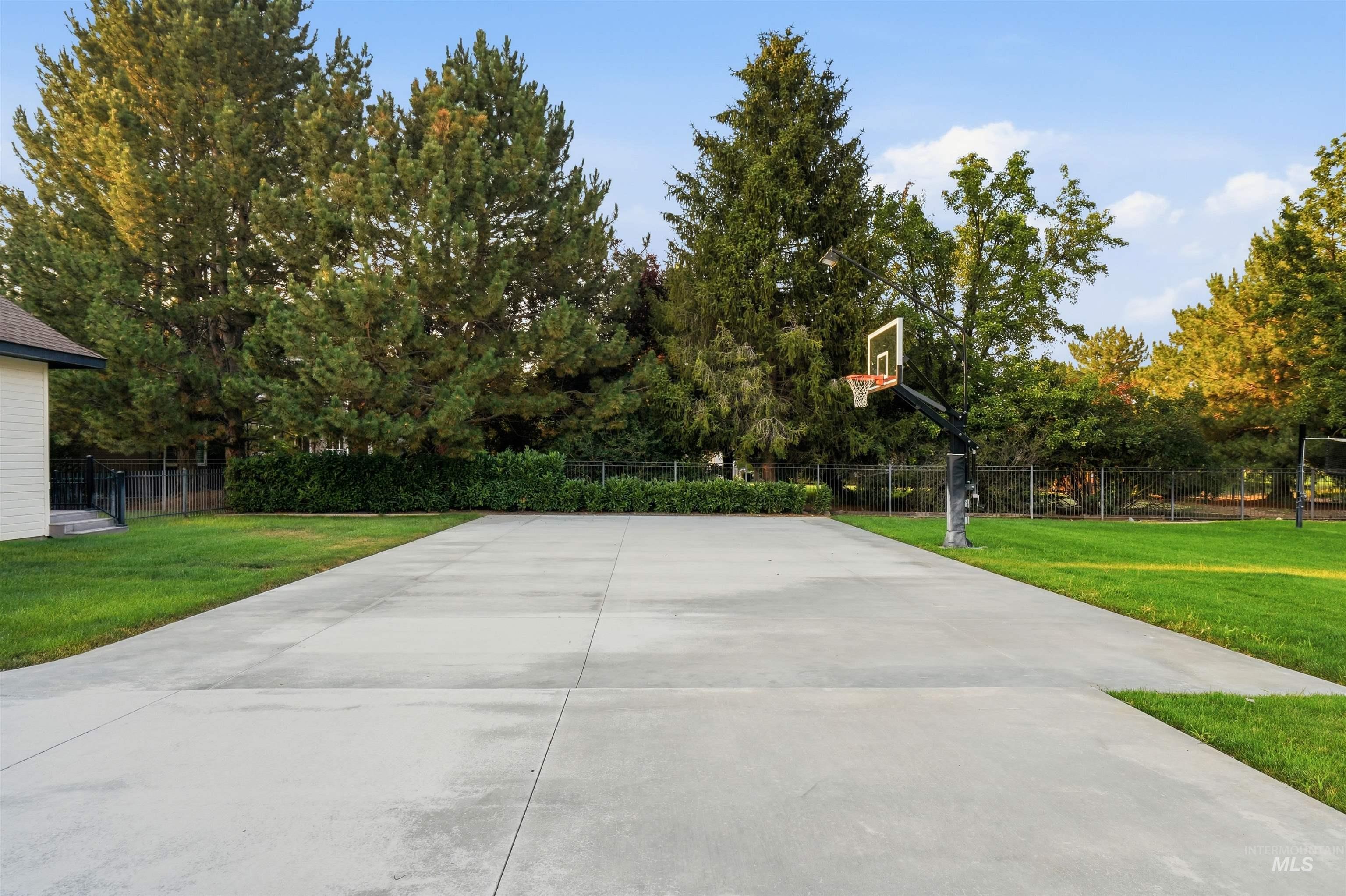 6712 N Double Eagle Lane, Meridian, Idaho 83646, 4 Bedrooms, 2.5 Bathrooms, Residential For Sale, Price $1,600,000, 98997231