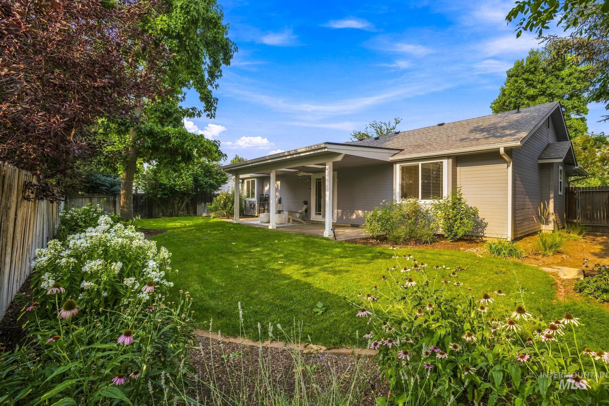 2851 N Camden Place, Boise, Idaho 83704, 3 Bedrooms, 2 Bathrooms, Residential For Sale, Price $450,000, 98997232