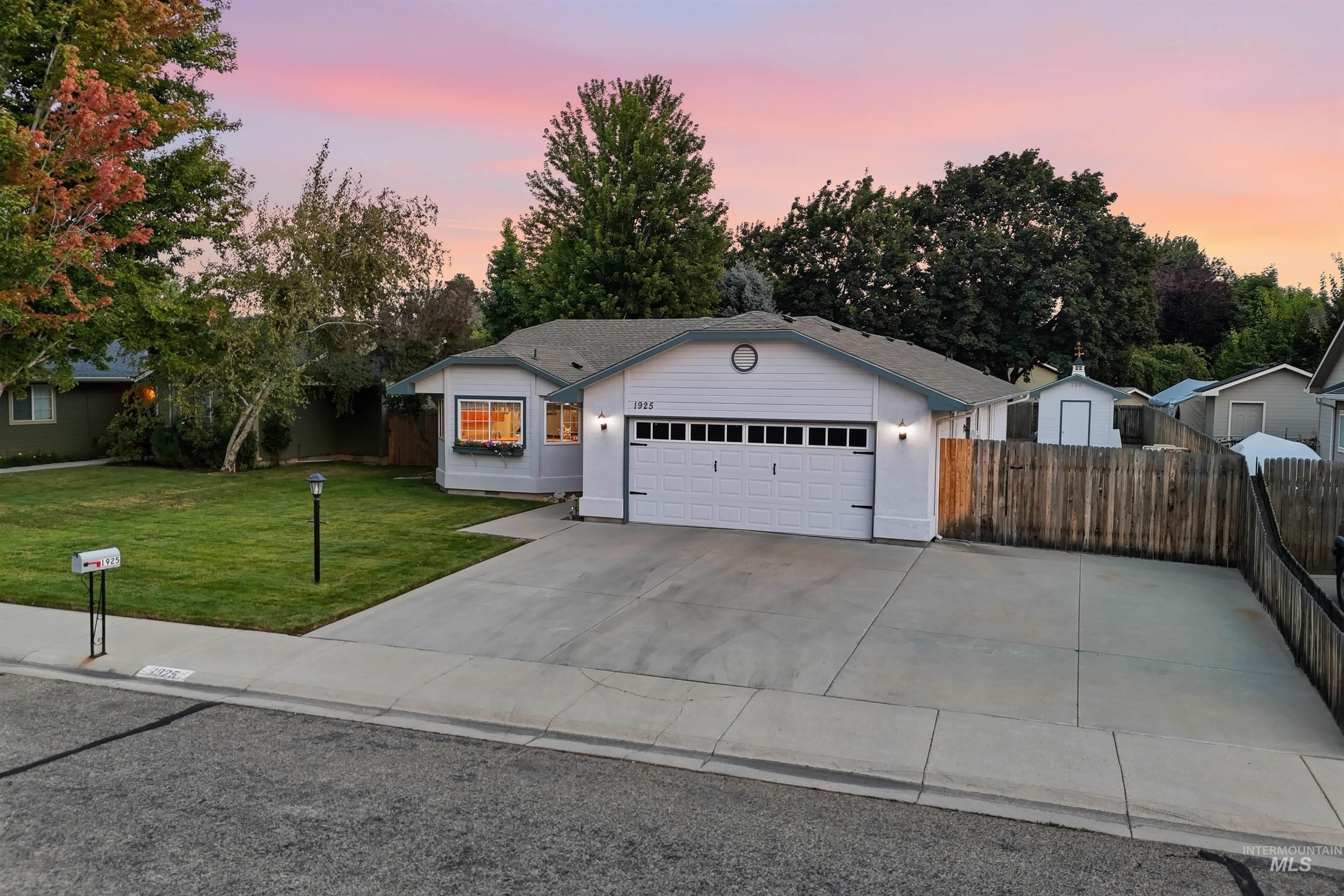 1925 E Challis Dr, Meridian, Idaho 83646, 3 Bedrooms, 2 Bathrooms, Residential For Sale, Price $435,000, 98997233