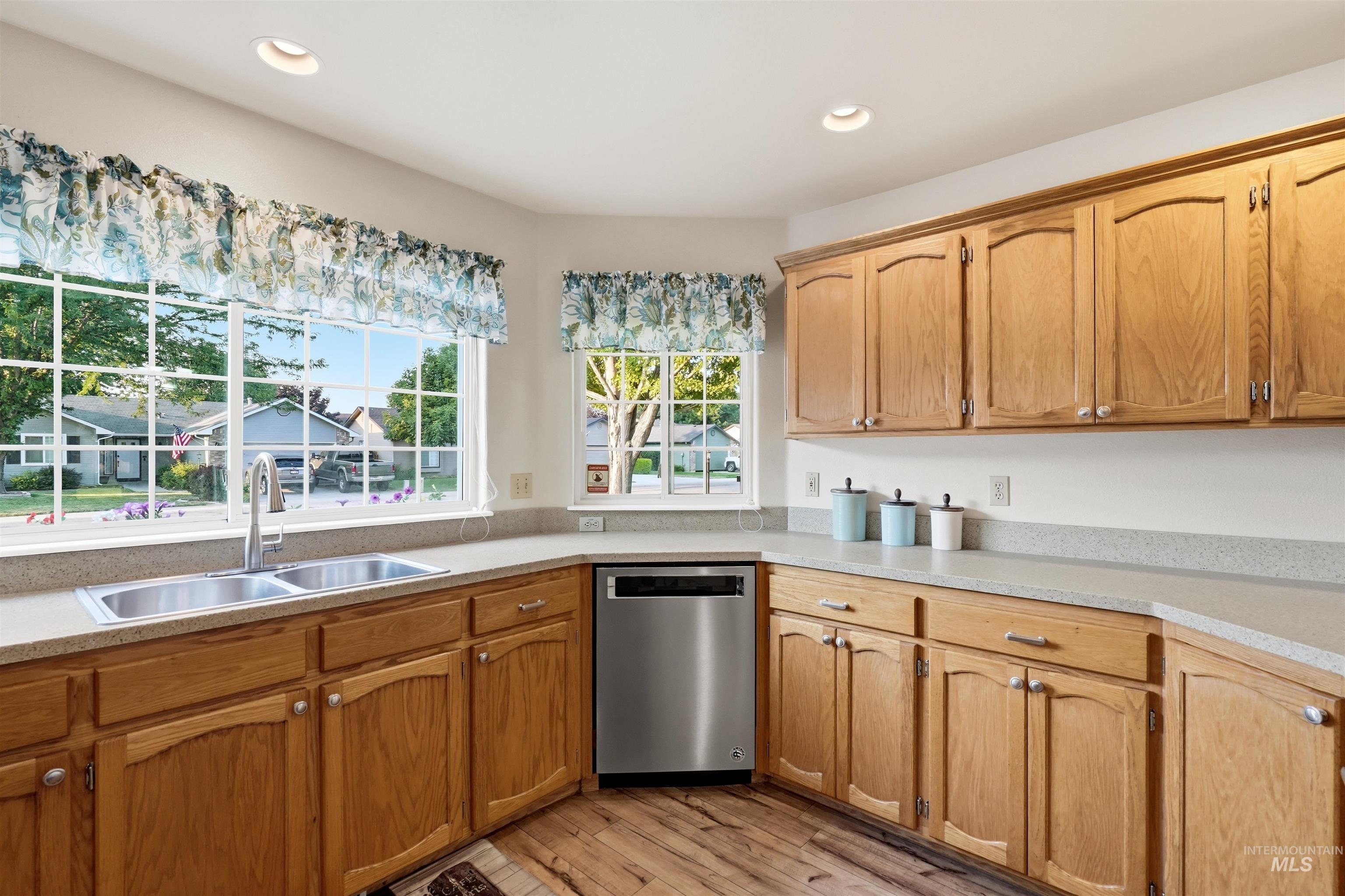 1925 E Challis Dr, Meridian, Idaho 83646, 3 Bedrooms, 2 Bathrooms, Residential For Sale, Price $435,000, 98997233