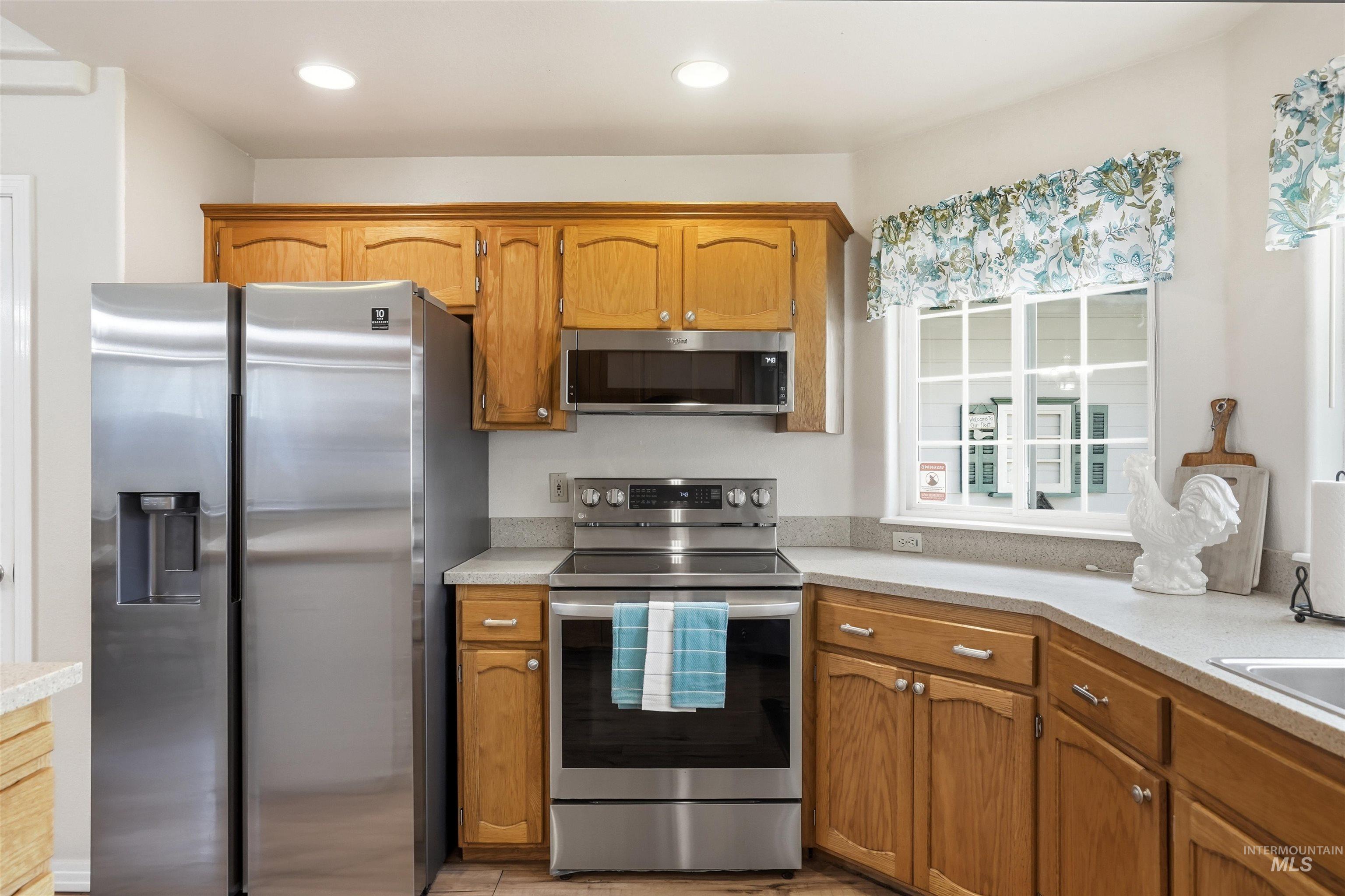 1925 E Challis Dr, Meridian, Idaho 83646, 3 Bedrooms, 2 Bathrooms, Residential For Sale, Price $435,000, 98997233