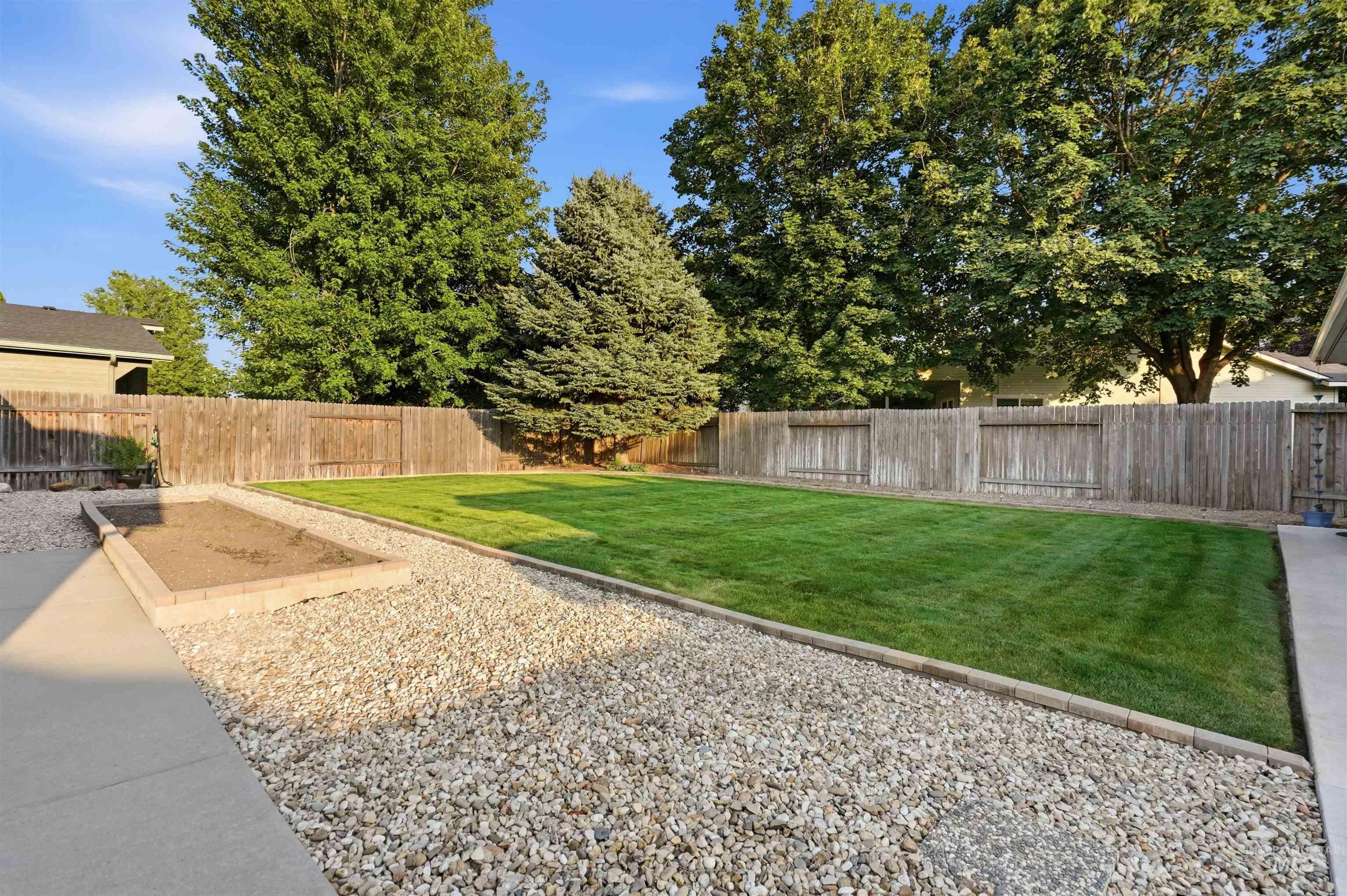 1925 E Challis Dr, Meridian, Idaho 83646, 3 Bedrooms, 2 Bathrooms, Residential For Sale, Price $435,000, 98997233