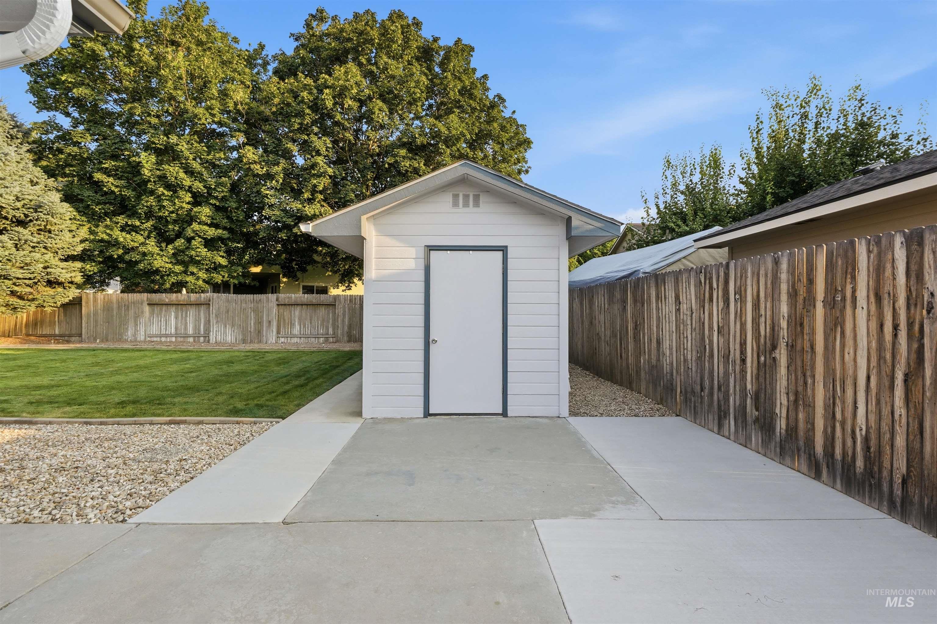 1925 E Challis Dr, Meridian, Idaho 83646, 3 Bedrooms, 2 Bathrooms, Residential For Sale, Price $435,000, 98997233
