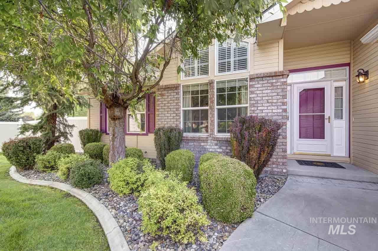 1409 S Middle Creek Ct, Nampa, Idaho 83686, 3 Bedrooms, 2 Bathrooms, Residential For Sale, Price $485,000, 98997234