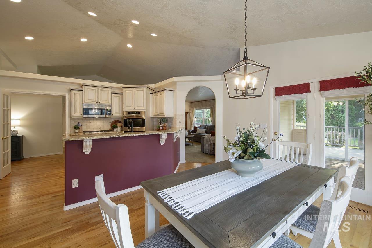 1409 S Middle Creek Ct, Nampa, Idaho 83686, 3 Bedrooms, 2 Bathrooms, Residential For Sale, Price $485,000, 98997234