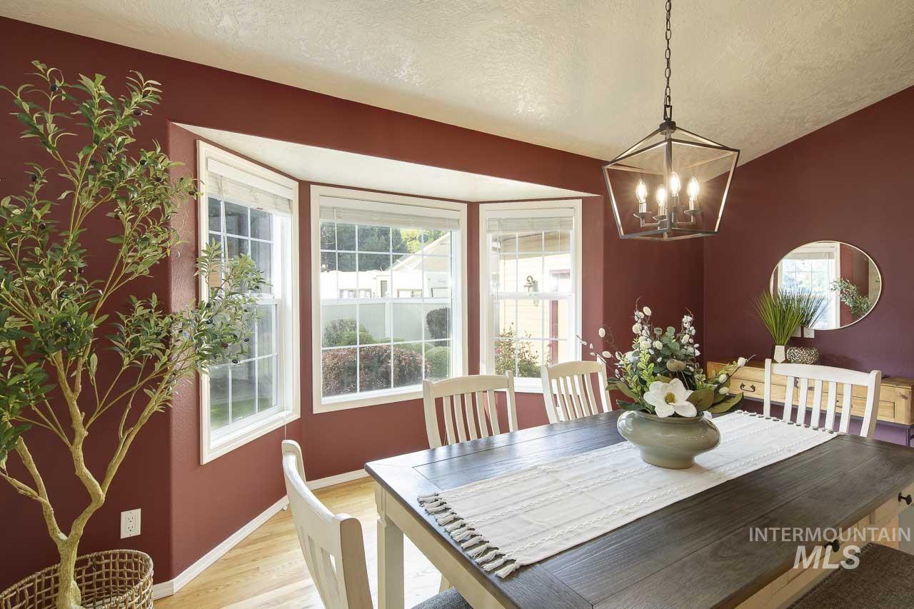 1409 S Middle Creek Ct, Nampa, Idaho 83686, 3 Bedrooms, 2 Bathrooms, Residential For Sale, Price $485,000, 98997234