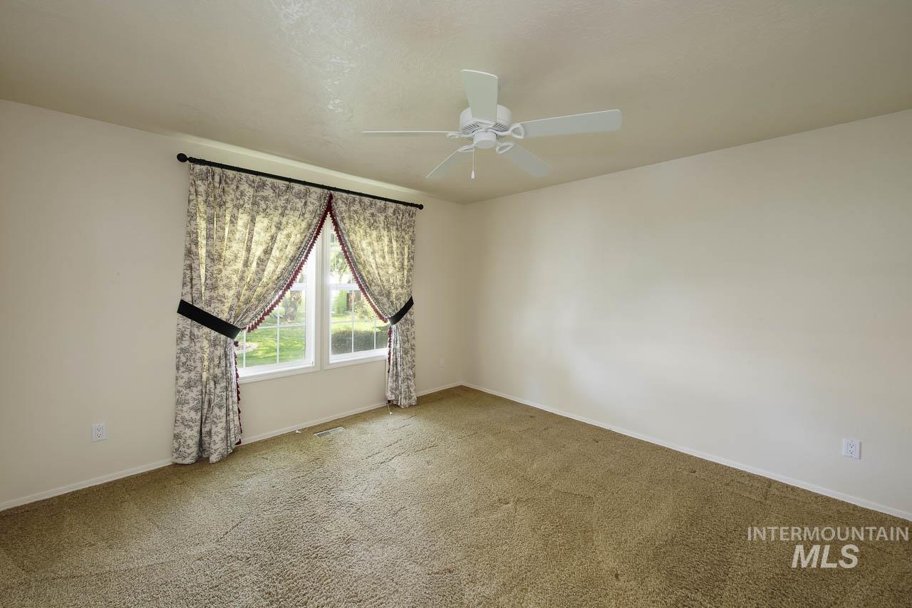 1409 S Middle Creek Ct, Nampa, Idaho 83686, 3 Bedrooms, 2 Bathrooms, Residential For Sale, Price $485,000, 98997234