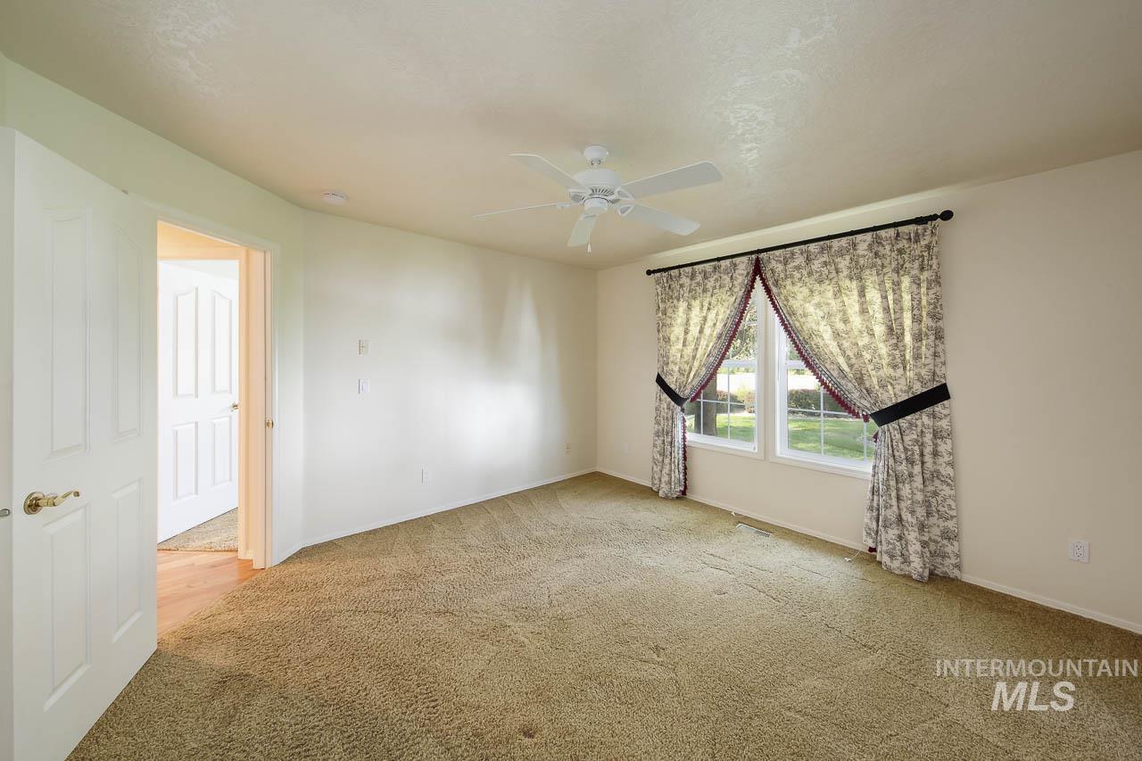 1409 S Middle Creek Ct, Nampa, Idaho 83686, 3 Bedrooms, 2 Bathrooms, Residential For Sale, Price $485,000, 98997234