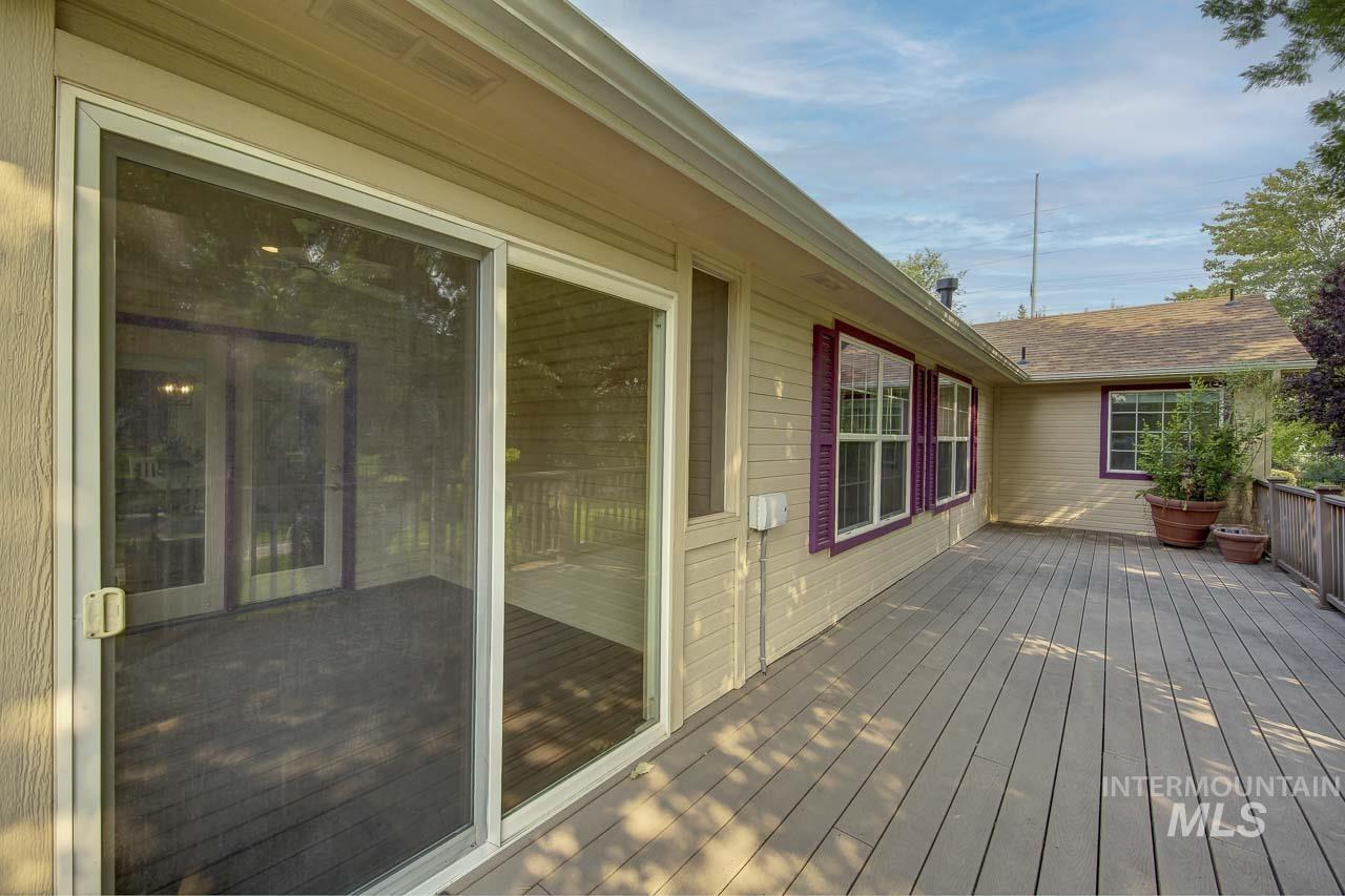 1409 S Middle Creek Ct, Nampa, Idaho 83686, 3 Bedrooms, 2 Bathrooms, Residential For Sale, Price $485,000, 98997234