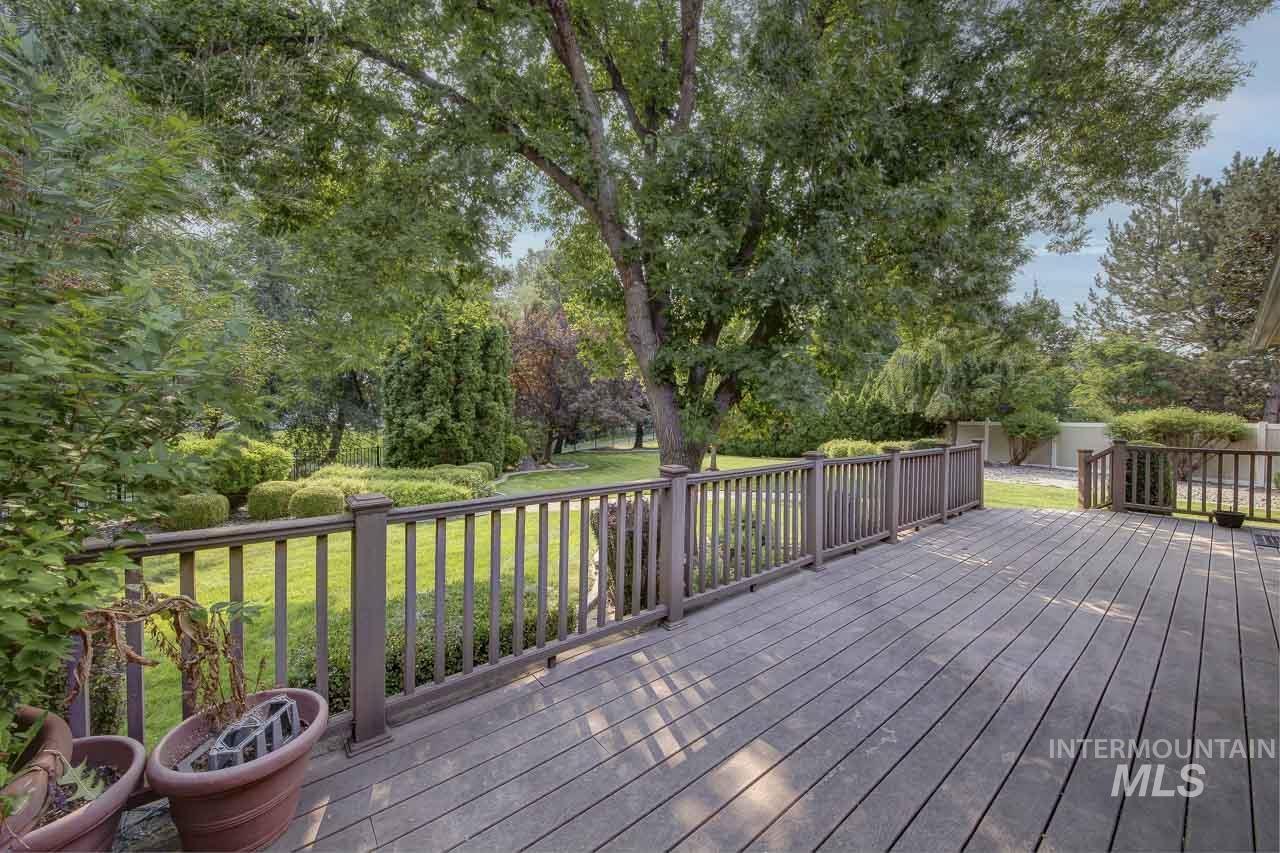 1409 S Middle Creek Ct, Nampa, Idaho 83686, 3 Bedrooms, 2 Bathrooms, Residential For Sale, Price $485,000, 98997234