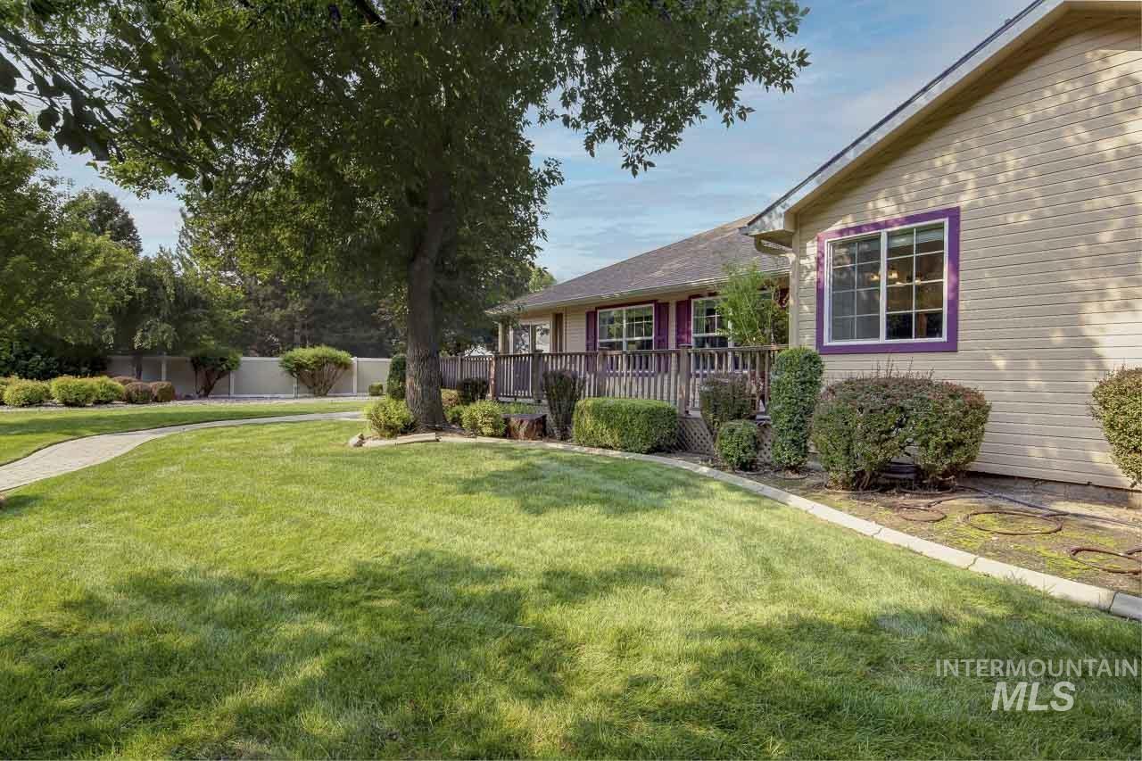 1409 S Middle Creek Ct, Nampa, Idaho 83686, 3 Bedrooms, 2 Bathrooms, Residential For Sale, Price $485,000, 98997234