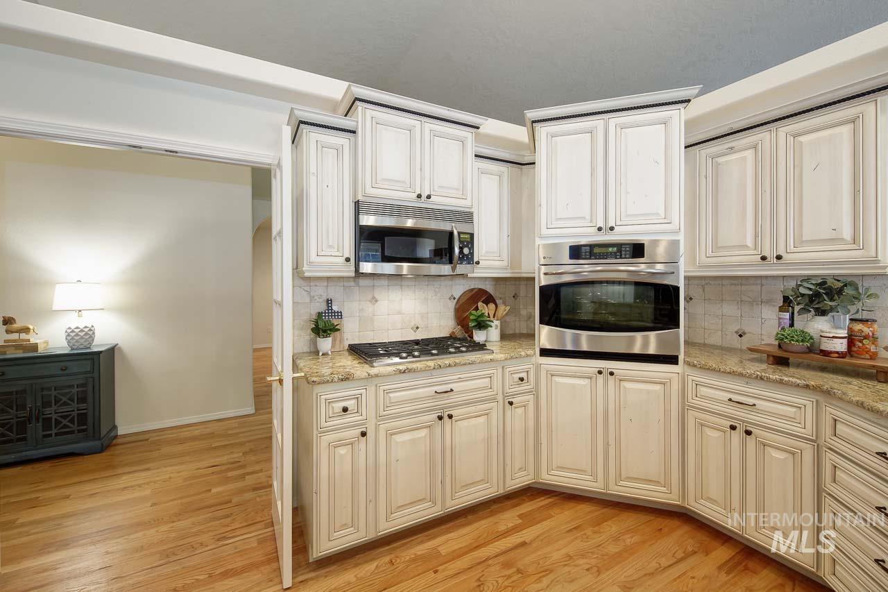 1409 S Middle Creek Ct, Nampa, Idaho 83686, 3 Bedrooms, 2 Bathrooms, Residential For Sale, Price $485,000, 98997234