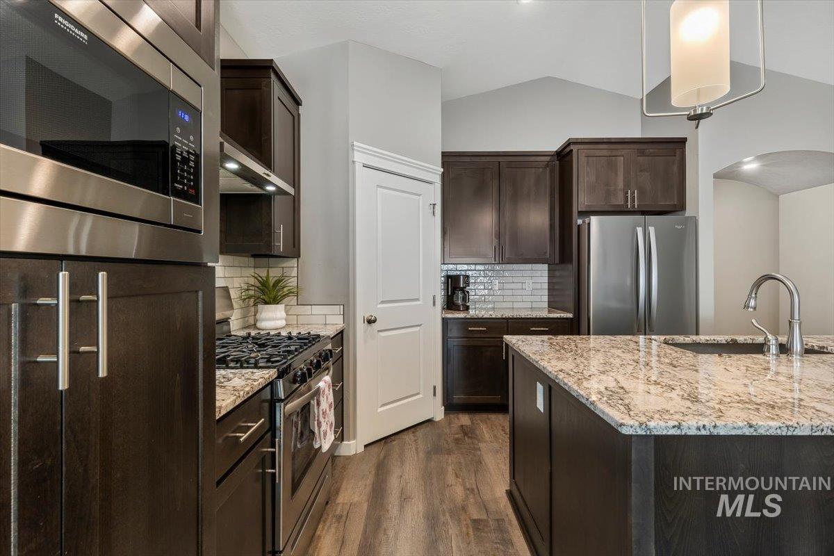 3812 Bozeman, Caldwell, Idaho 83605, 3 Bedrooms, 2 Bathrooms, Residential For Sale, Price $529,990, 98997235