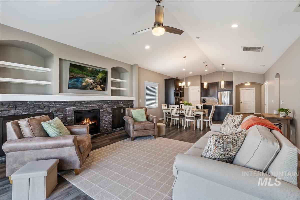3812 Bozeman, Caldwell, Idaho 83605, 3 Bedrooms, 2 Bathrooms, Residential For Sale, Price $529,990,MLS 98997235
