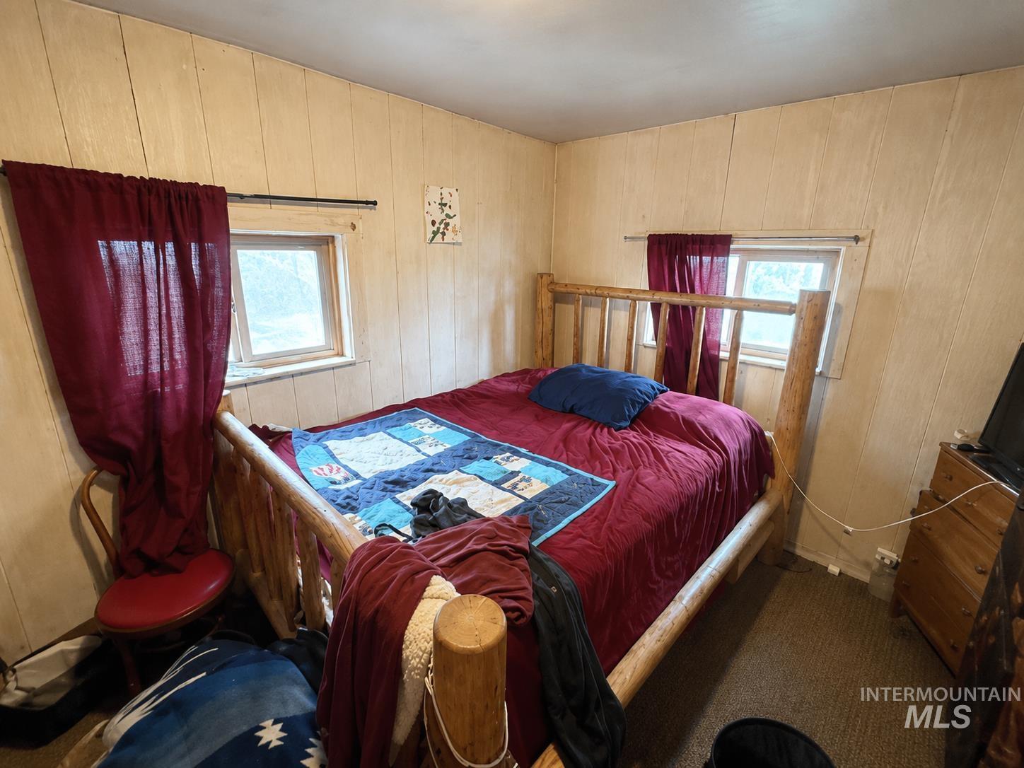 377 S Davis Rd, Hammett, Idaho 83627, 2 Bedrooms, 1 Bathroom, Residential For Sale, Price $260,000, 98997236